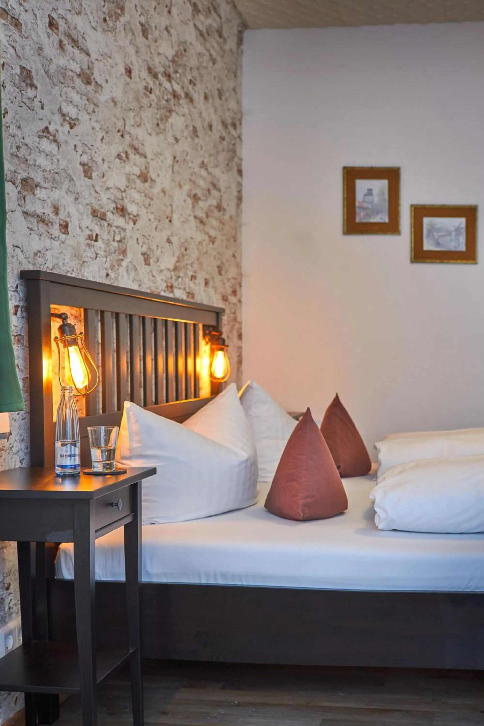 Bed in Hotel Rathaus