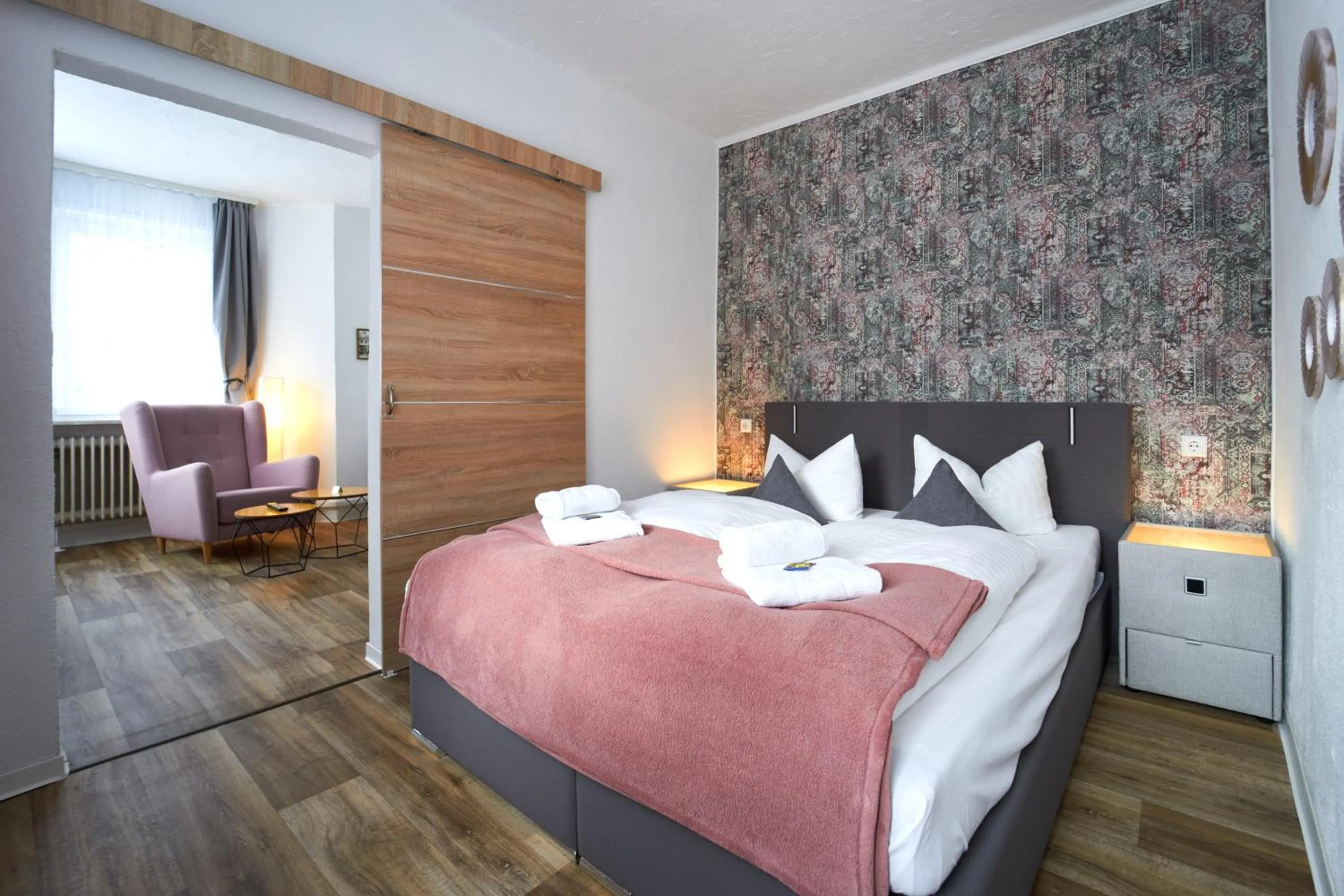 Bed in Hotel Rathaus