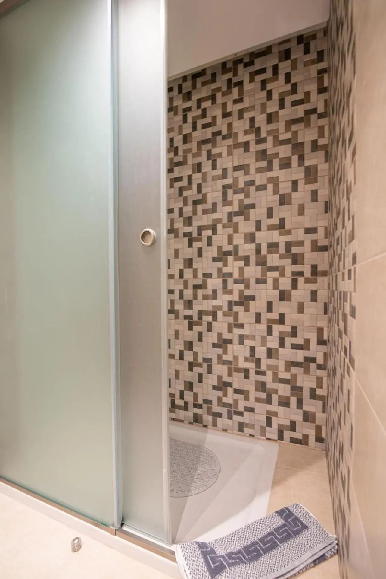 CHRISTA APARTMENTS CHRISTA APARTMENTS