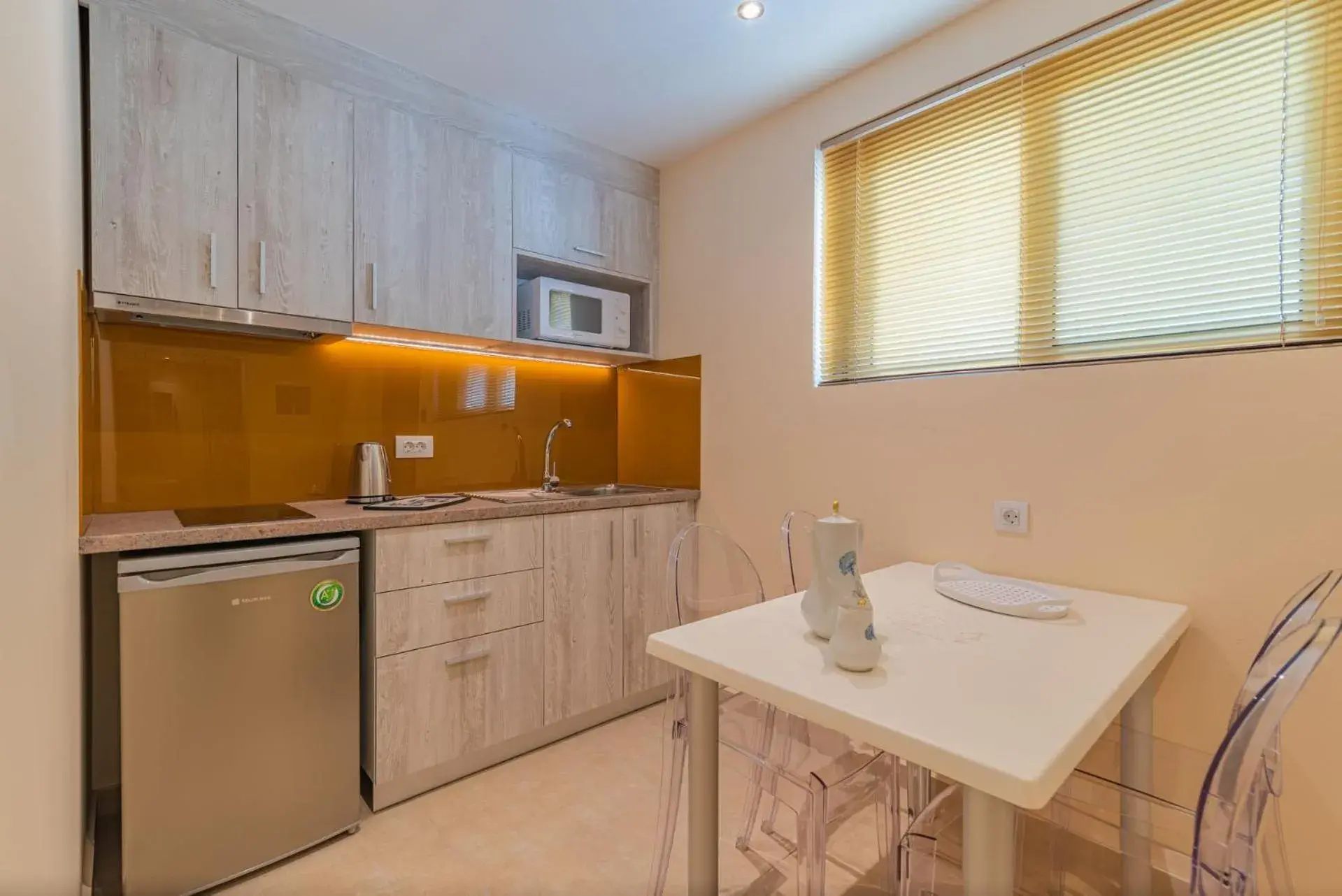 CHRISTA APARTMENTS CHRISTA APARTMENTS