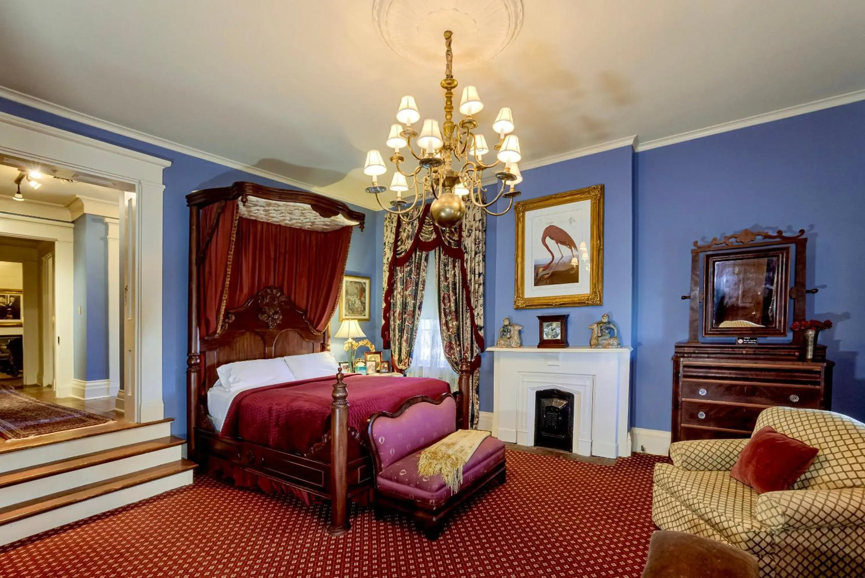 Deluxe Queen Suite in Anchuca Historic Mansion & Inn Deluxe Queen Suite in Anchuca Historic Mansion & Inn