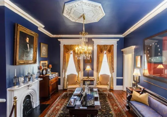 Anchuca Historic Mansion & Inn