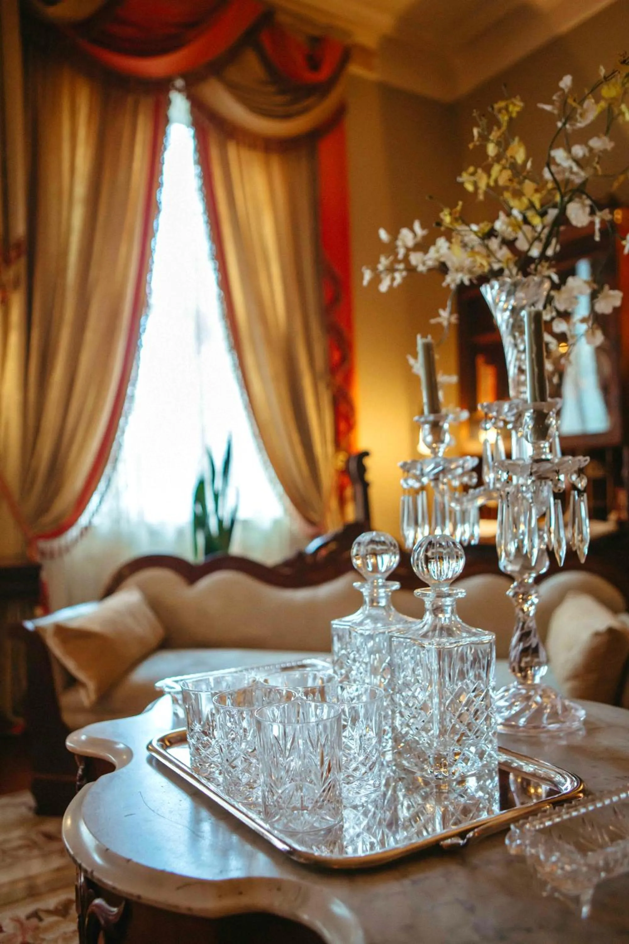 Seating area in Anchuca Historic Mansion & Inn