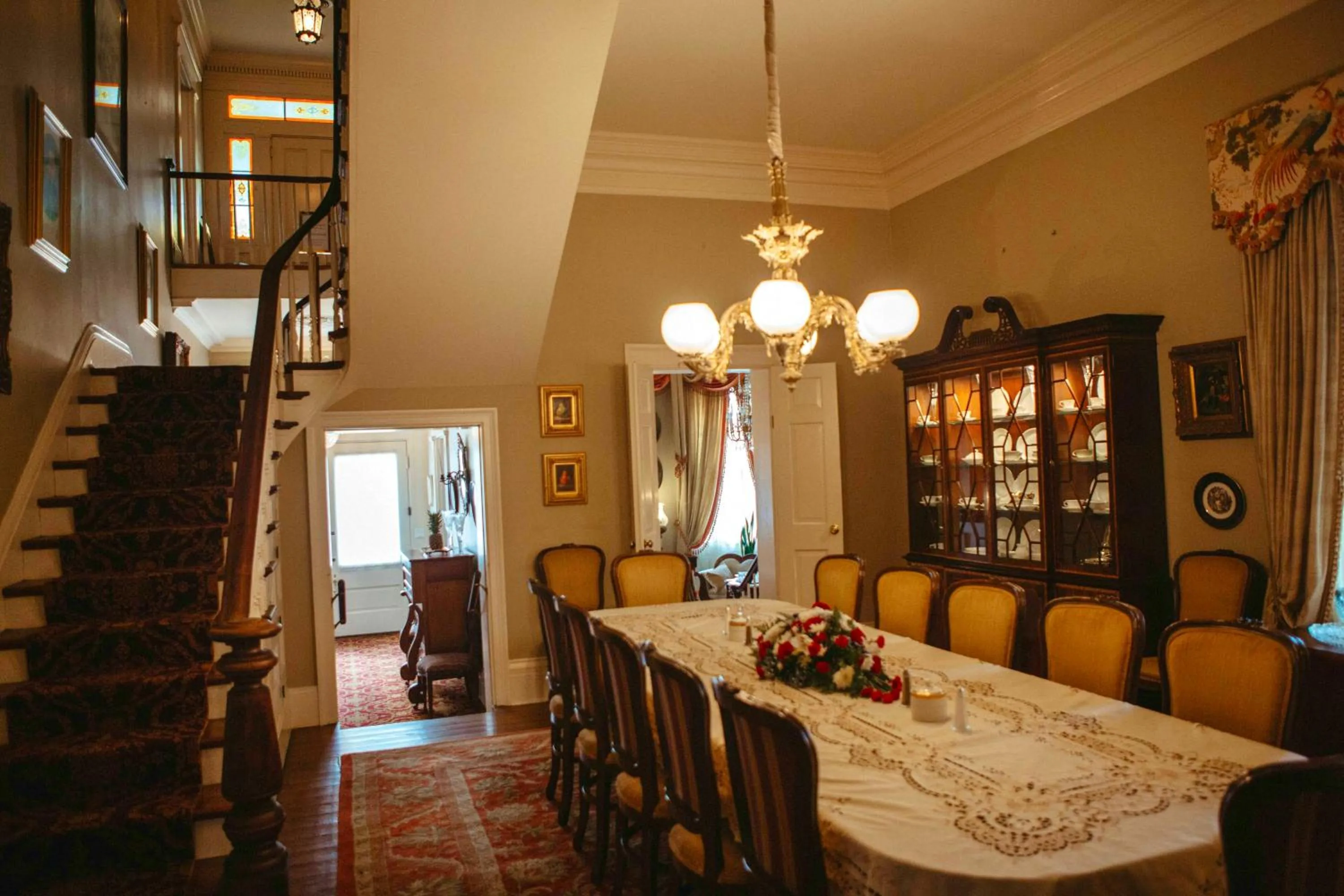 Dining area in Anchuca Historic Mansion & Inn