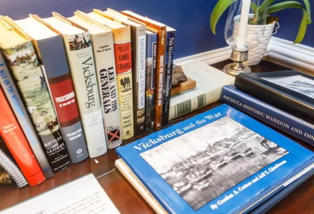 Anchuca Historic Mansion & Inn