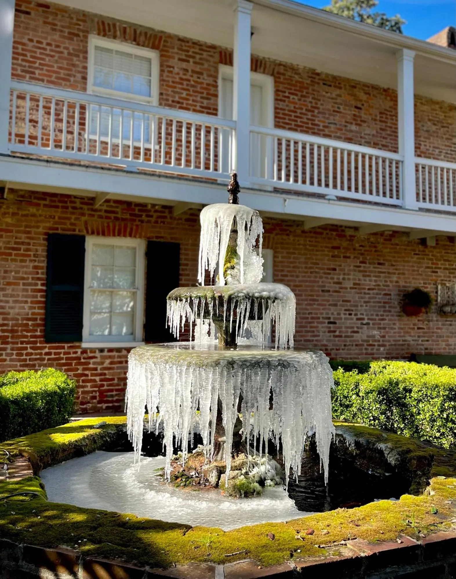 Garden in Anchuca Historic Mansion & Inn