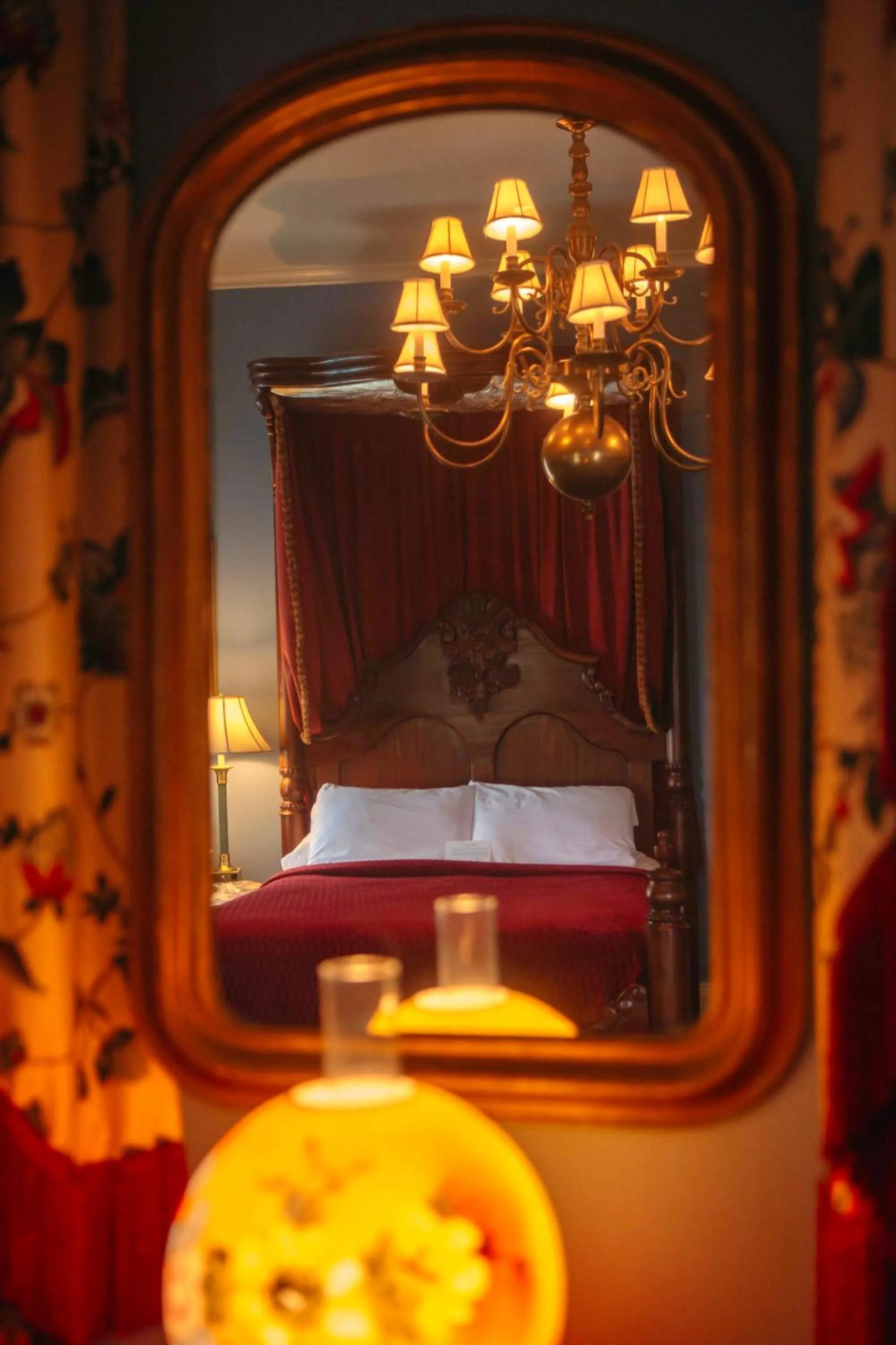 Bed in Anchuca Historic Mansion & Inn