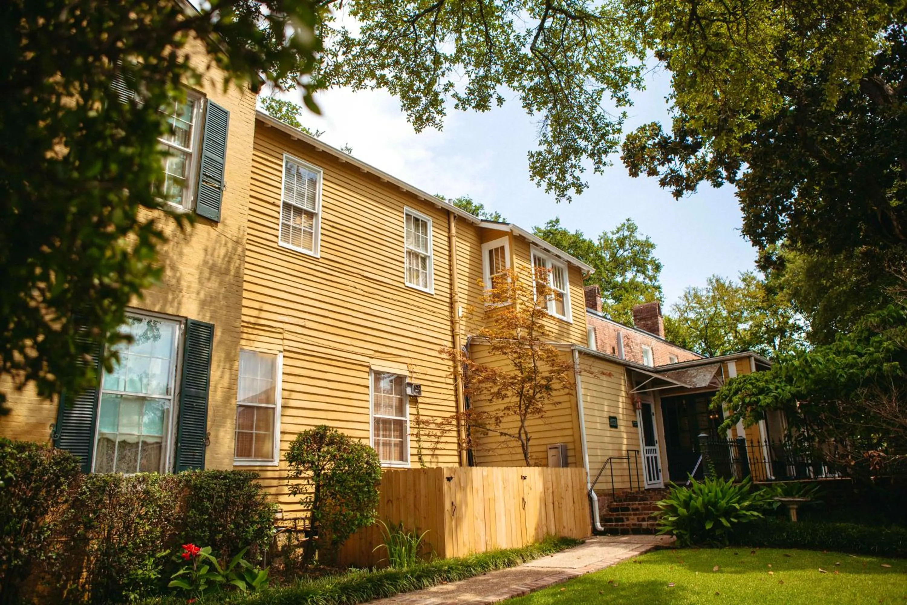 Property building in Anchuca Historic Mansion & Inn