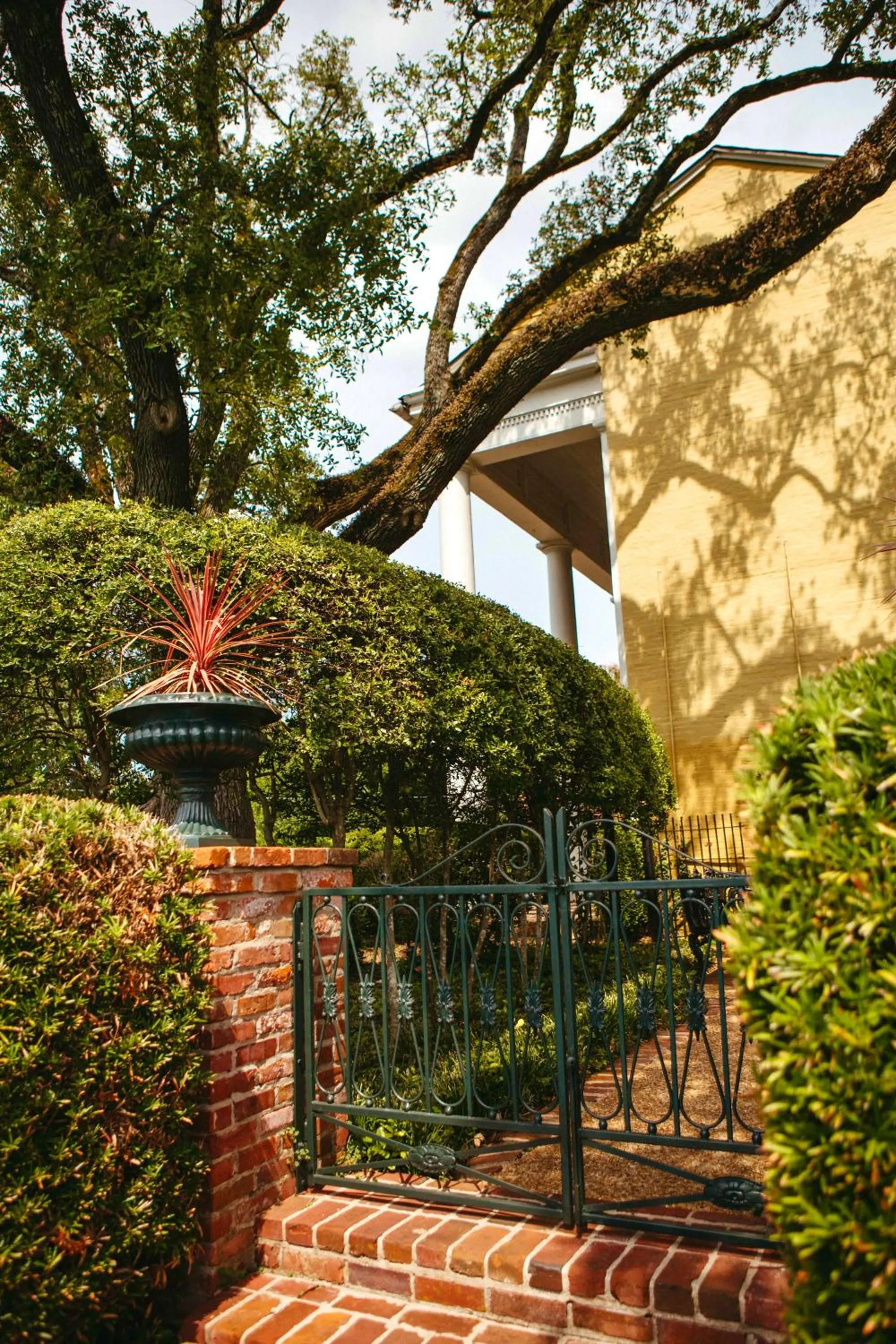 Property building in Anchuca Historic Mansion & Inn