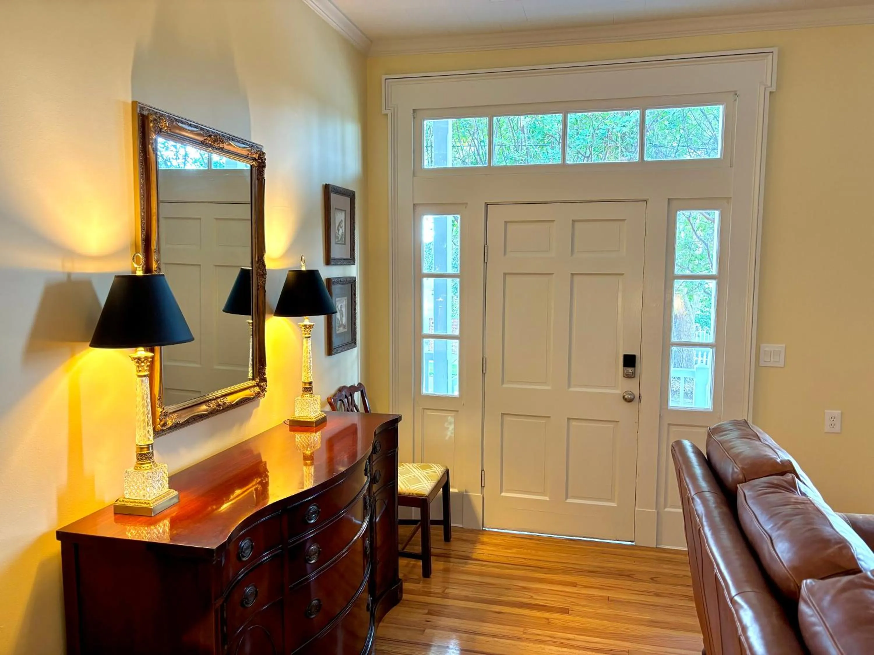 Anchuca Historic Mansion & Inn