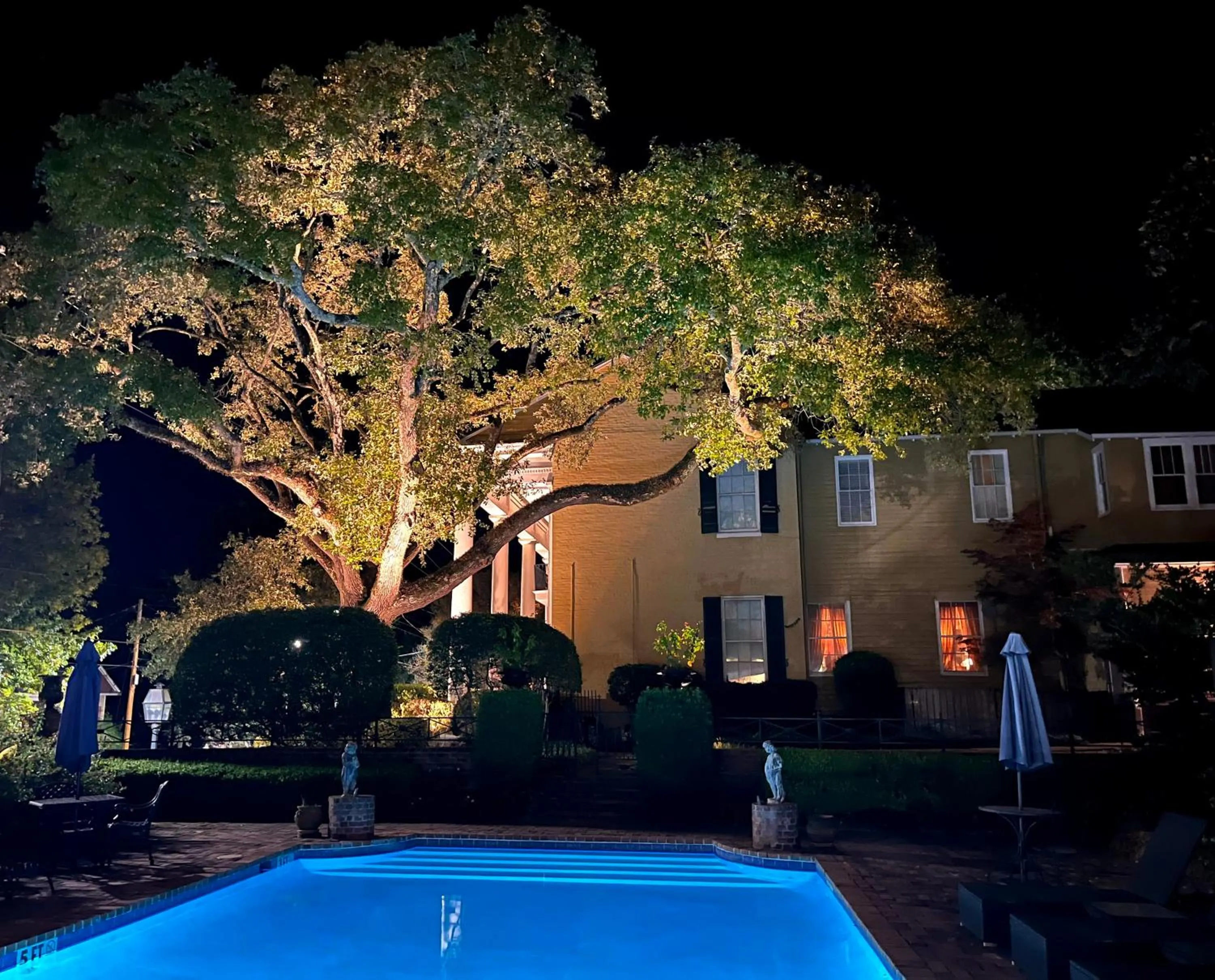 Property building in Anchuca Historic Mansion & Inn