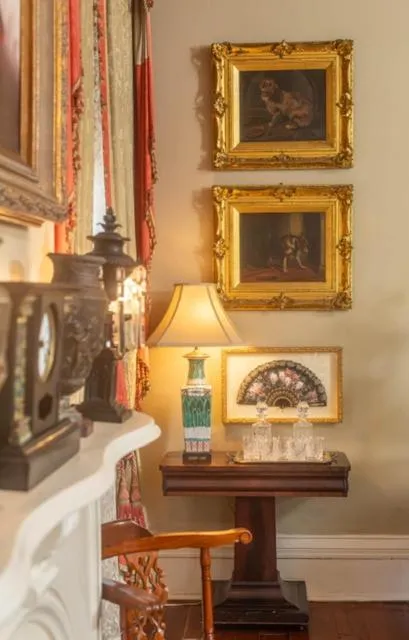 Anchuca Historic Mansion & Inn