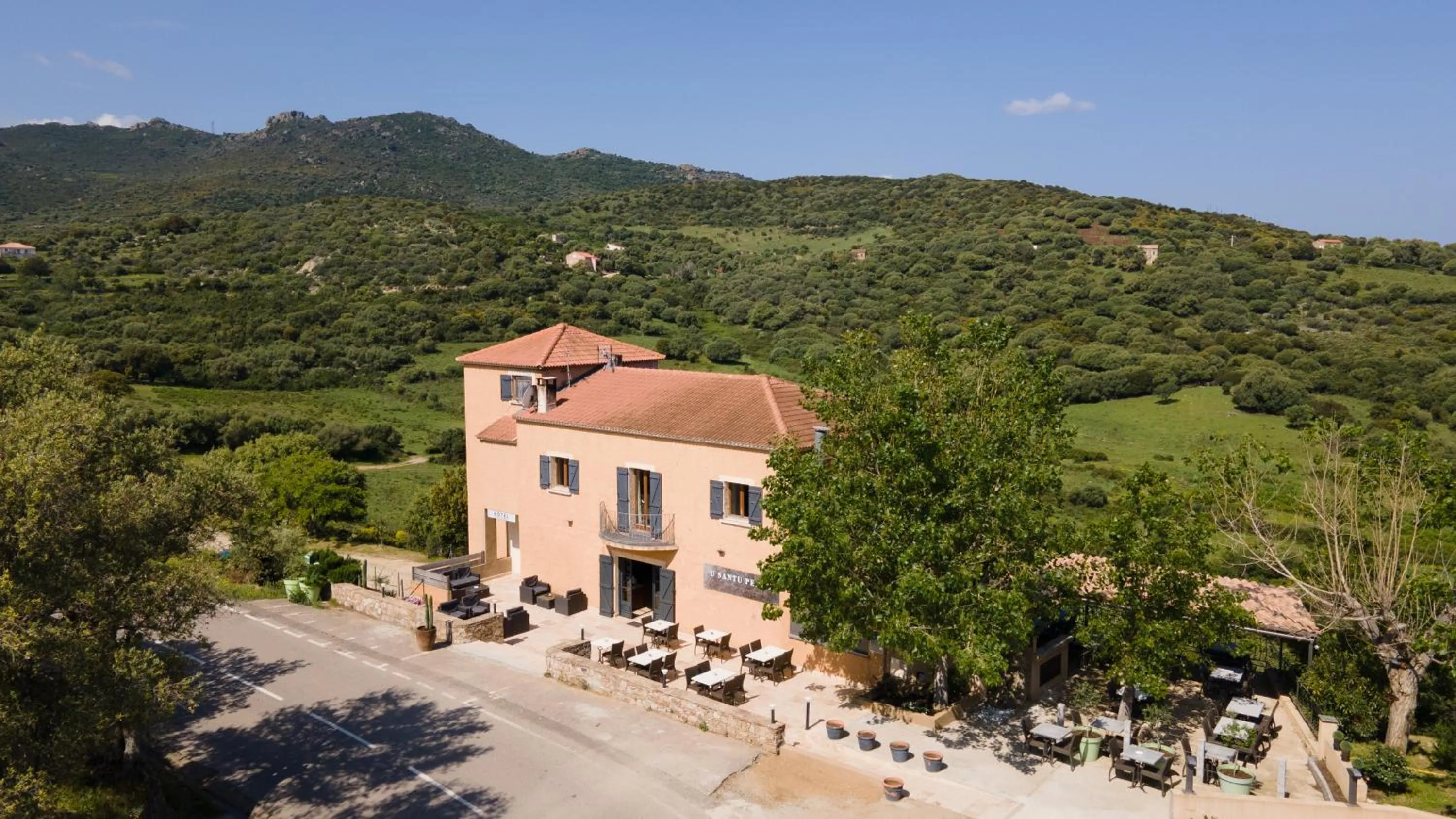 Property building in Hôtel - Restaurant U Santu Petru
