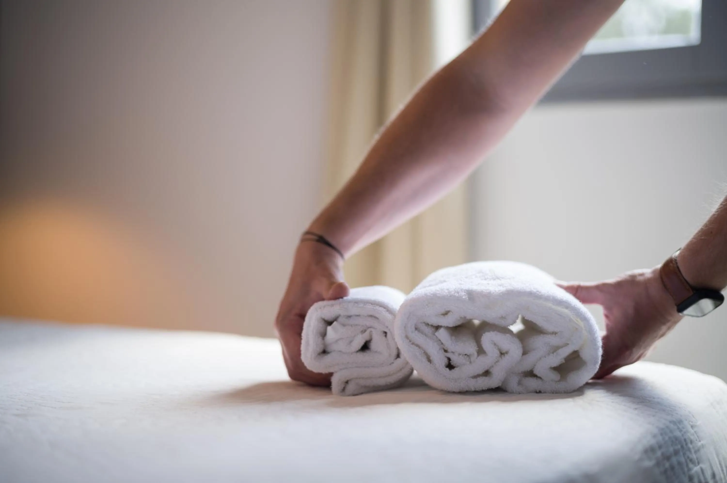 towels, Bed in Hôtel - Restaurant U Santu Petru