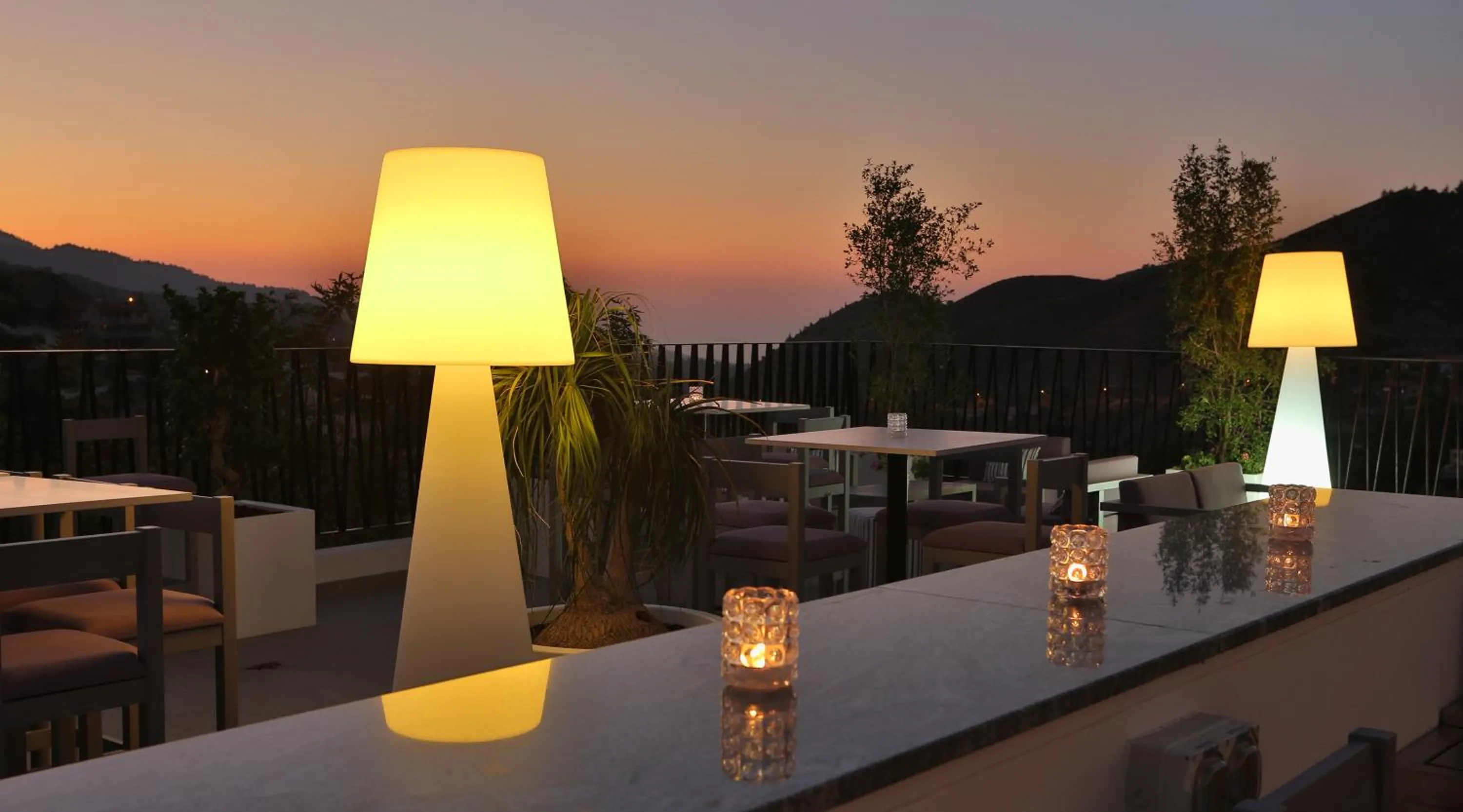 Lounge or bar in Crystal Hotel