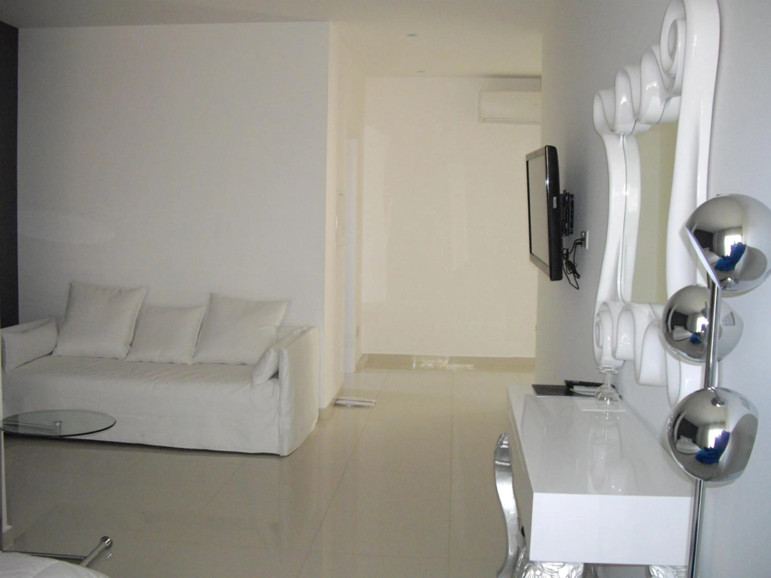 Bedroom, Bed in Crystal Hotel