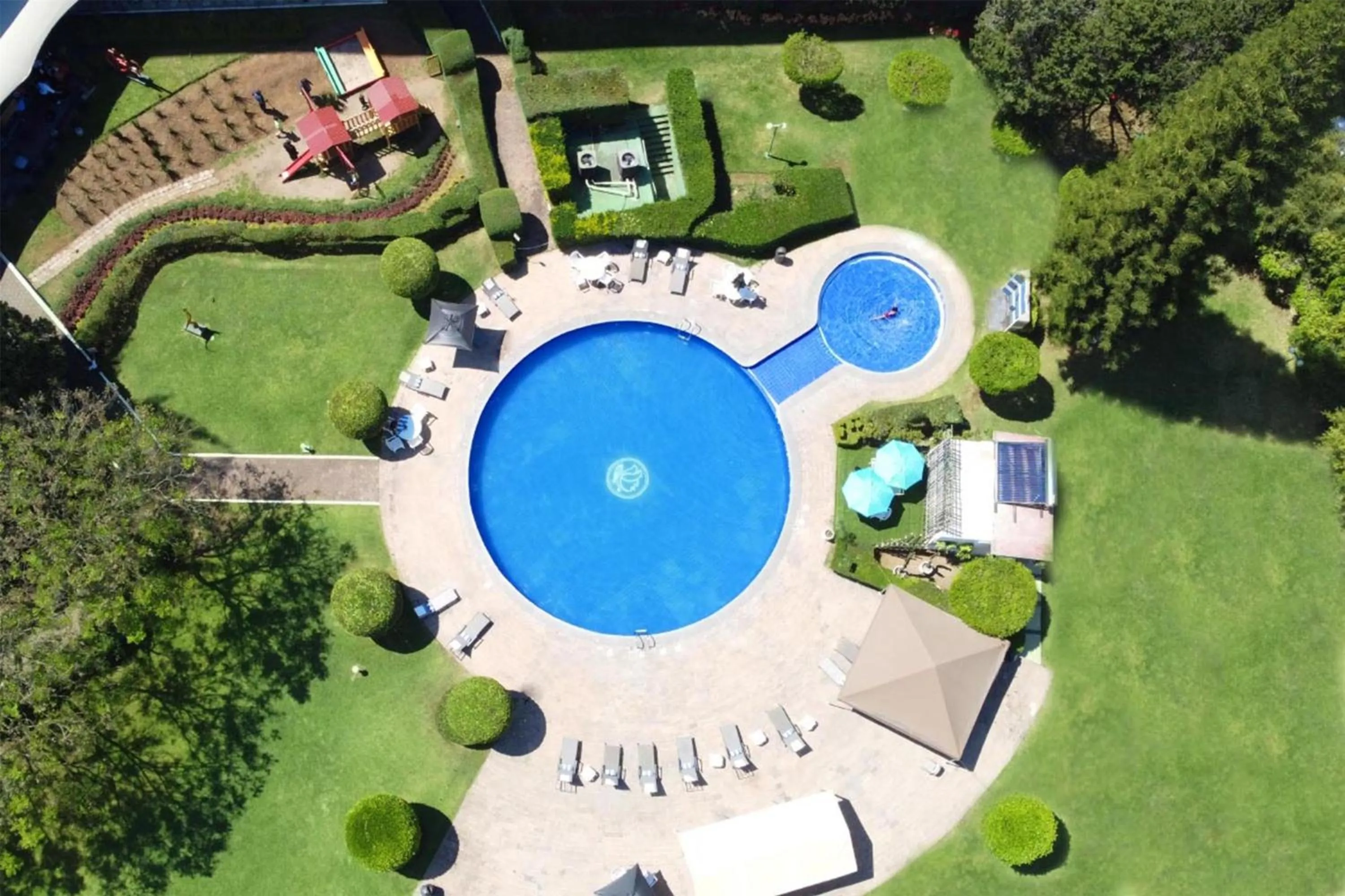 Pool view in Grand Cantalagua Hotel Morelia, BW Signature Collection