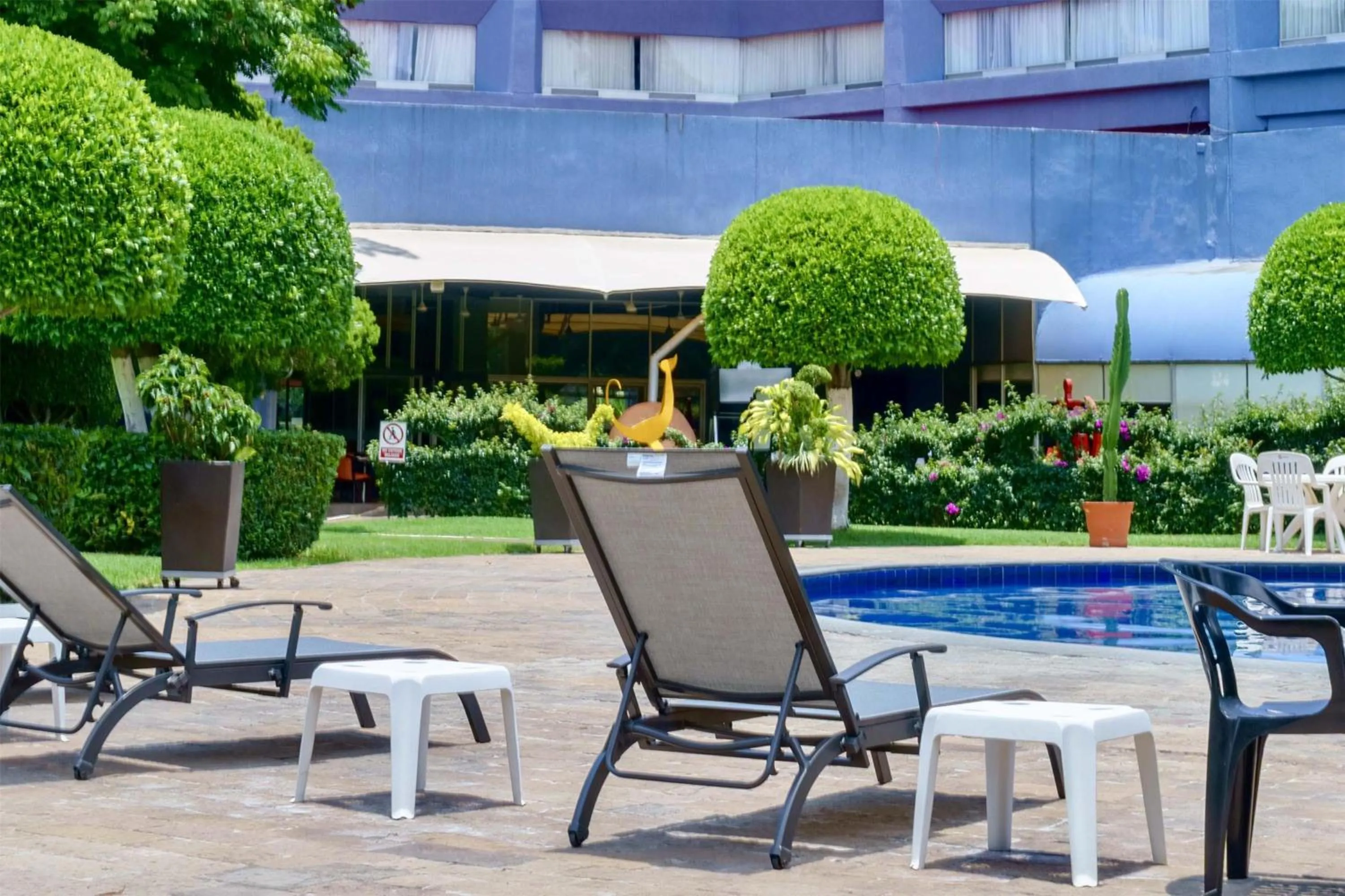 Pool view in Grand Cantalagua Hotel Morelia, BW Signature Collection