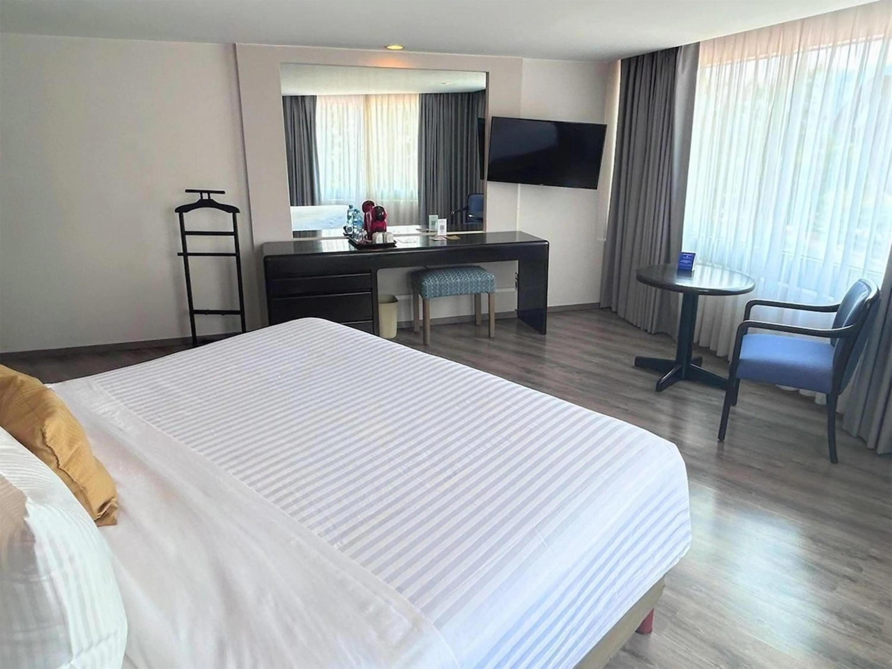 Photo of the whole room, Bed in Grand Cantalagua Hotel Morelia, BW Signature Collection