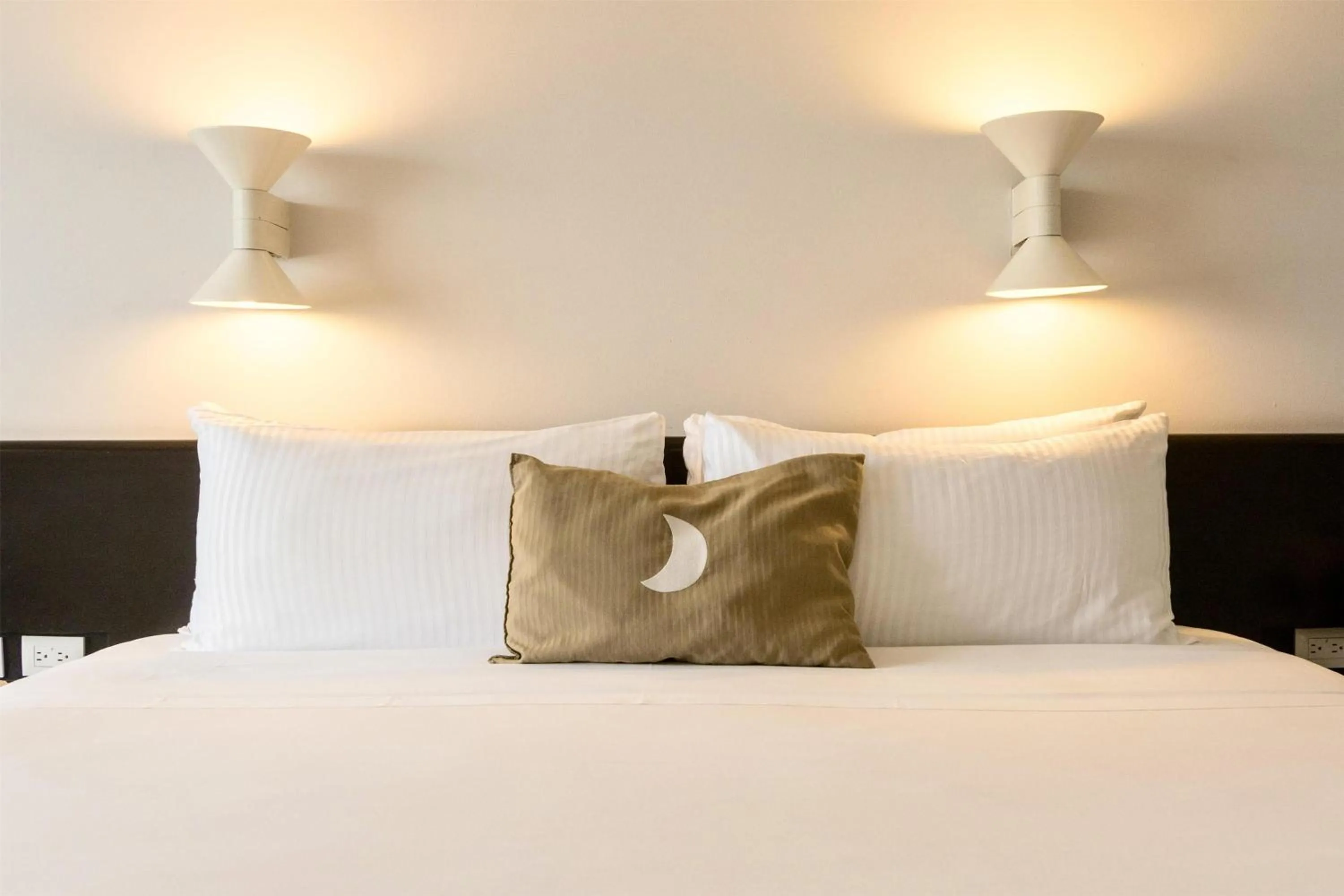 Bedroom, Bed in Grand Cantalagua Hotel Morelia, BW Signature Collection