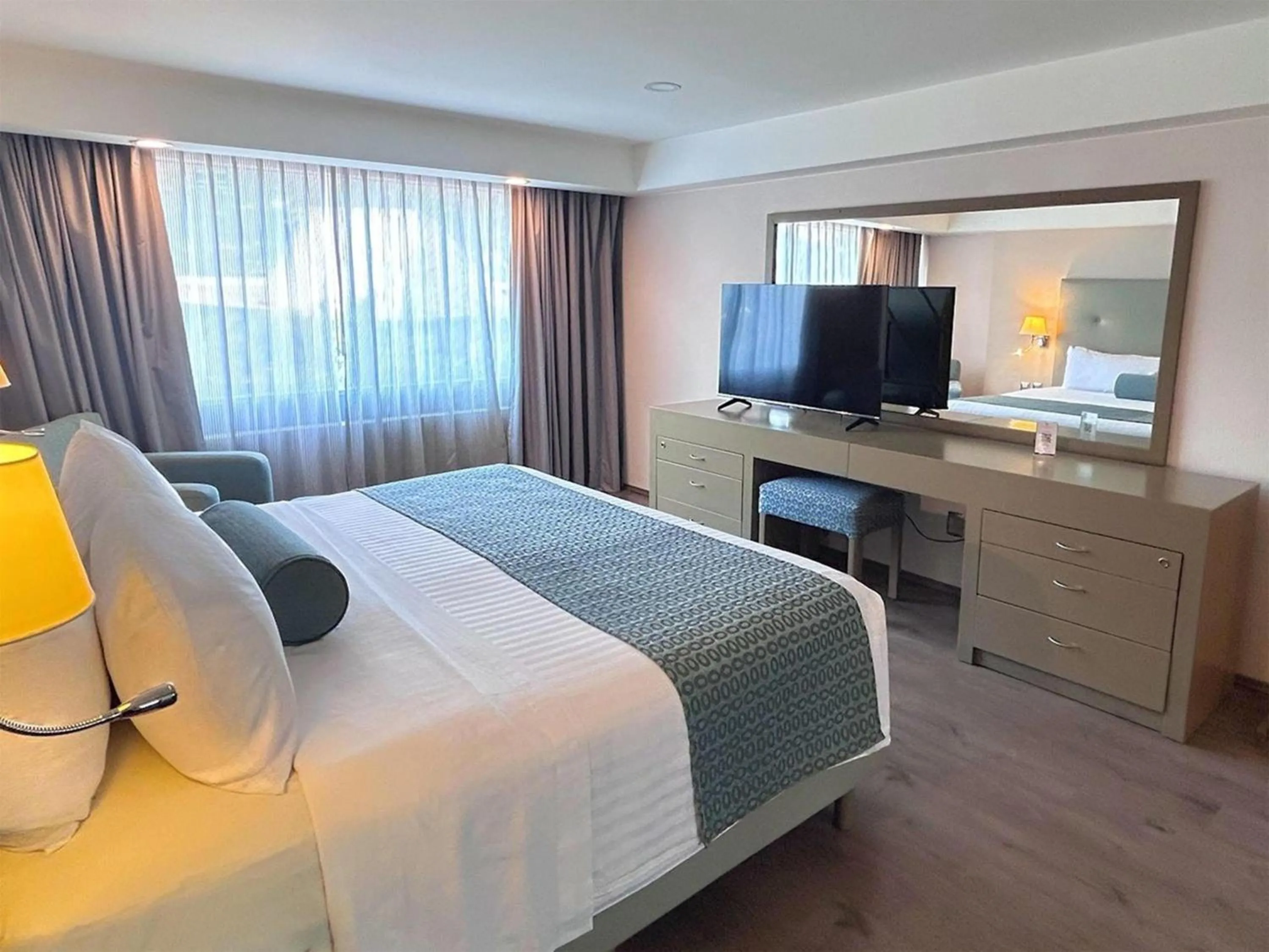 Photo of the whole room, Bed in Grand Cantalagua Hotel Morelia, BW Signature Collection