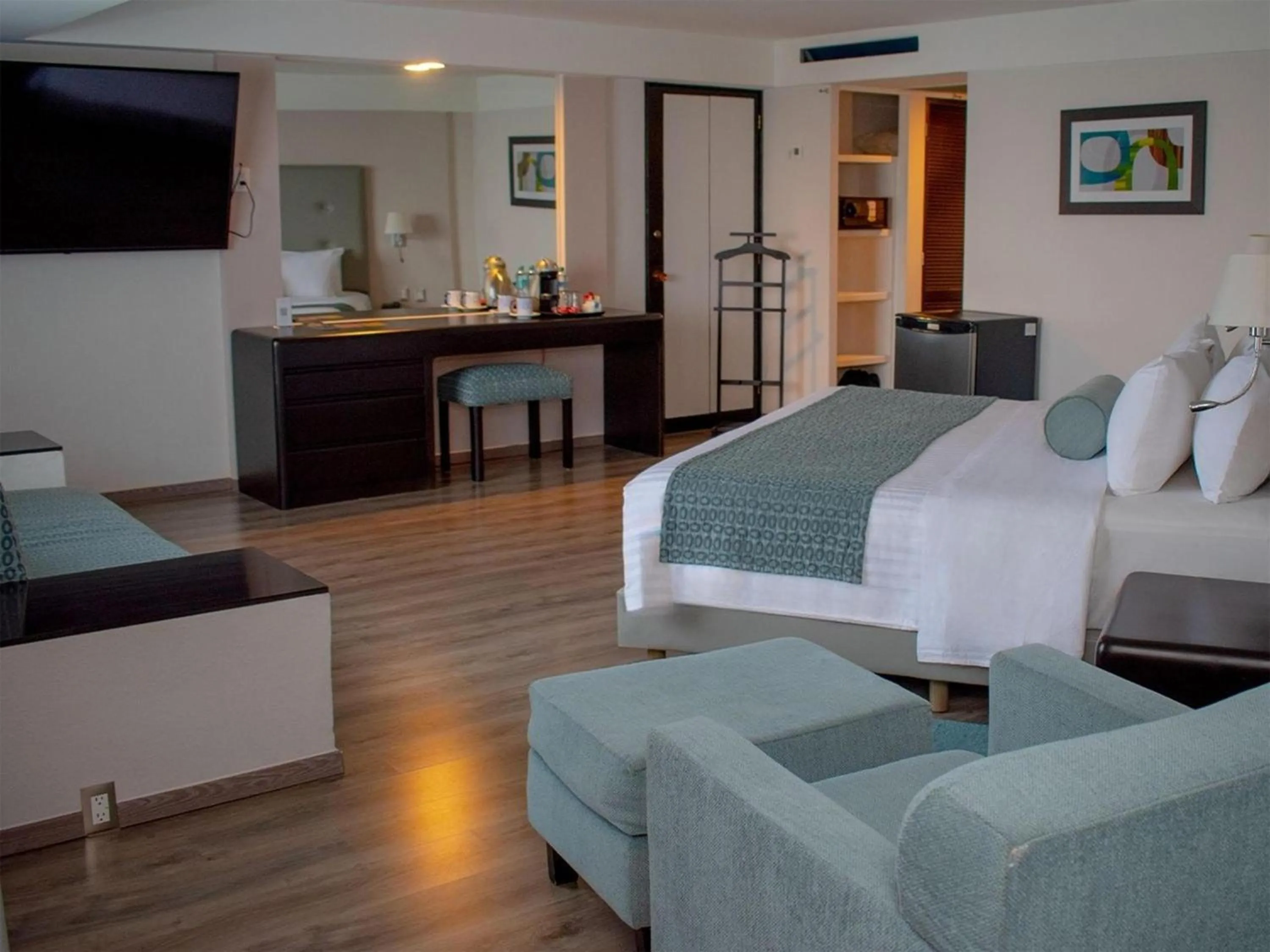 Photo of the whole room in Grand Cantalagua Hotel Morelia, BW Signature Collection