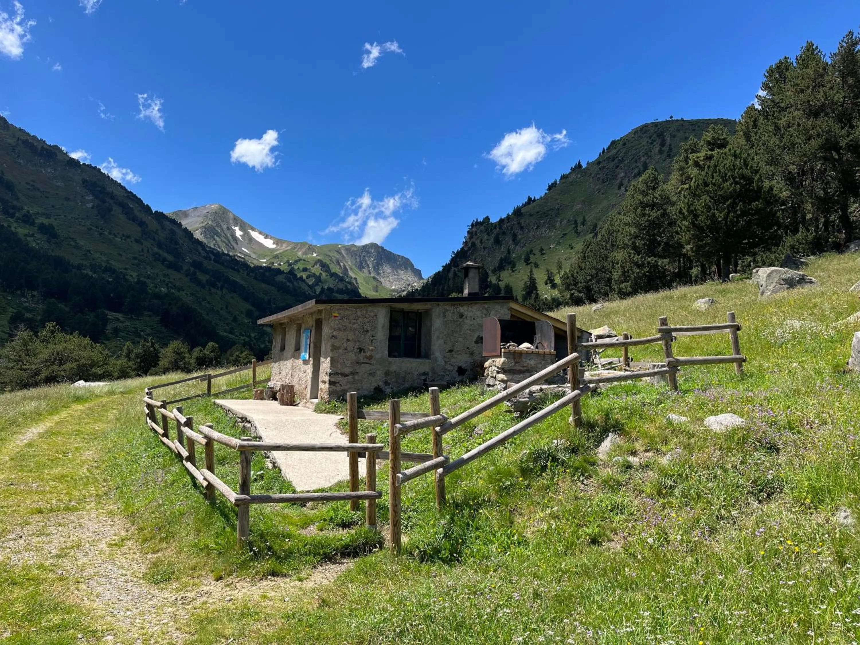 Hiking in Résidence Les Esplaneilles