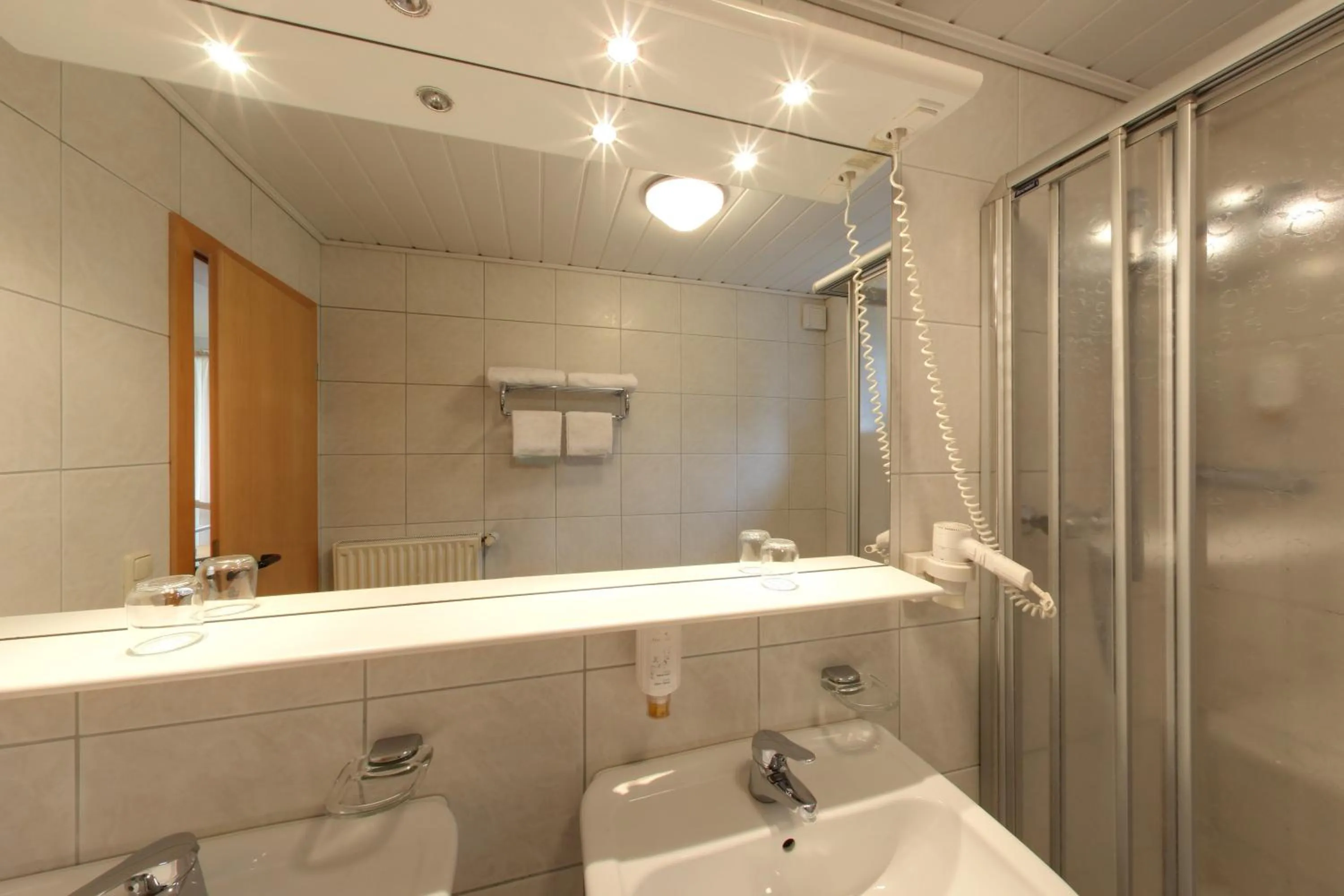 Bathroom in Hotel Garni Altes Gasthaus Greve