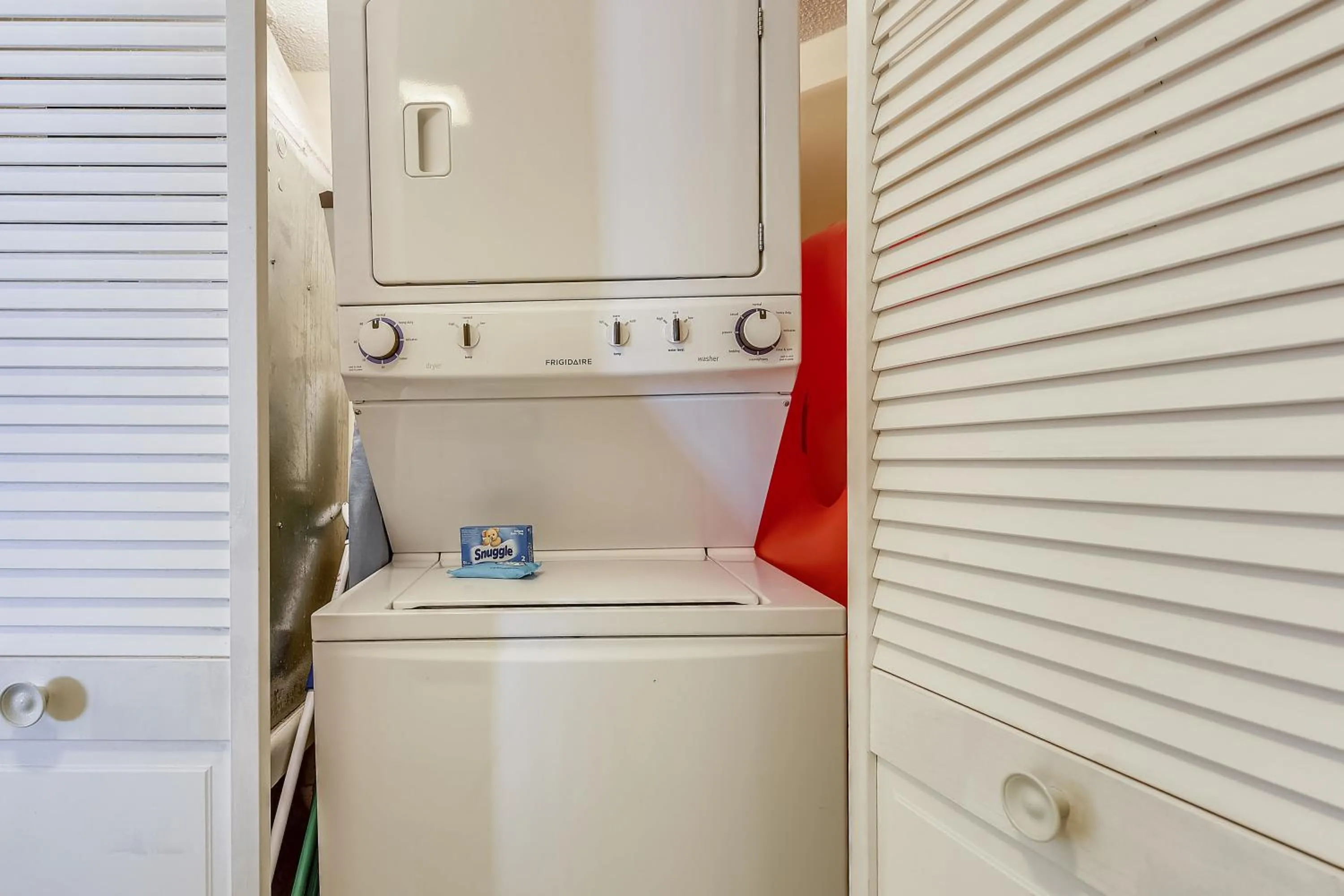 Summerhouse 710B by Book That Condo