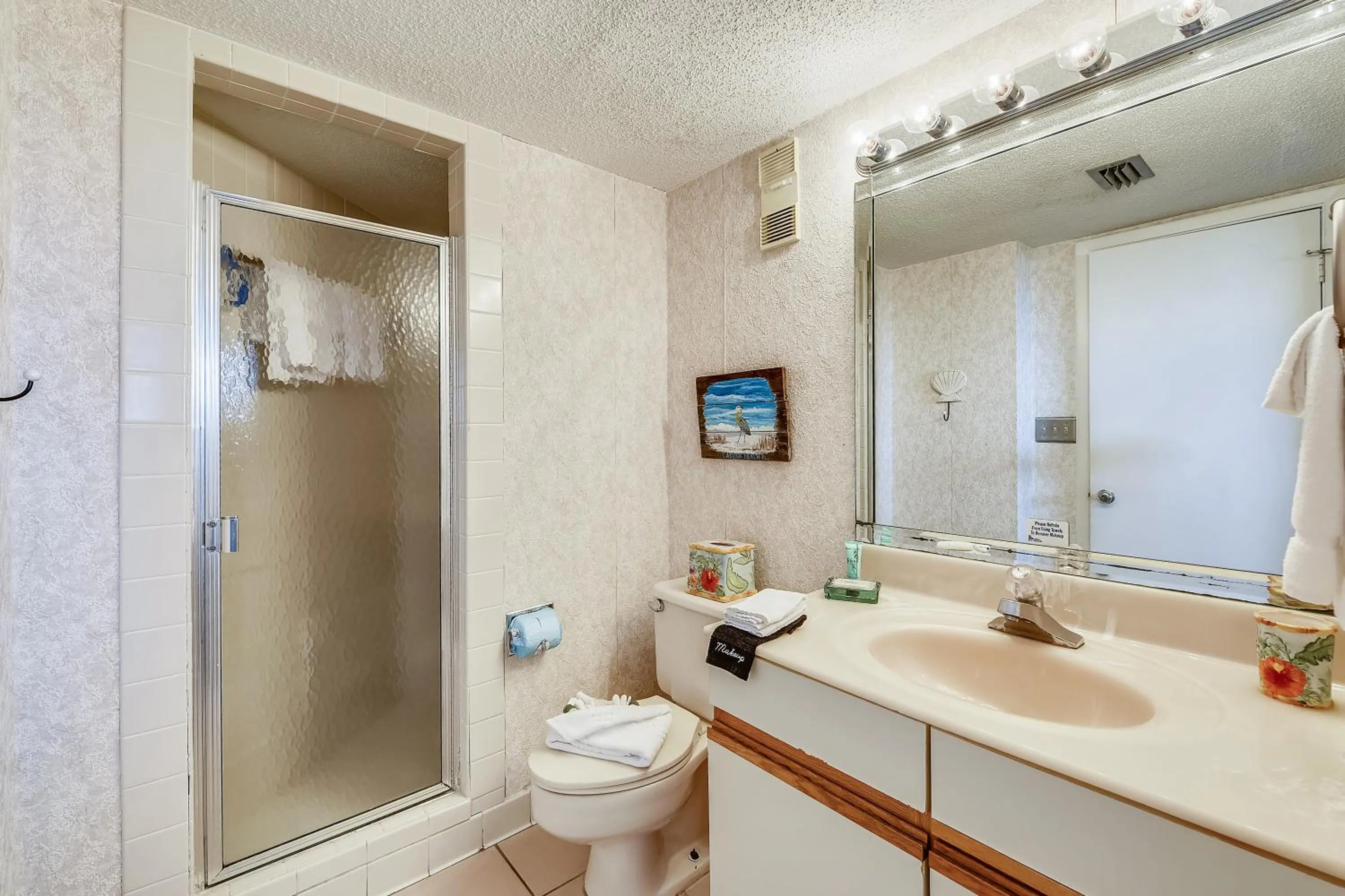 Summerhouse 710B by Book That Condo