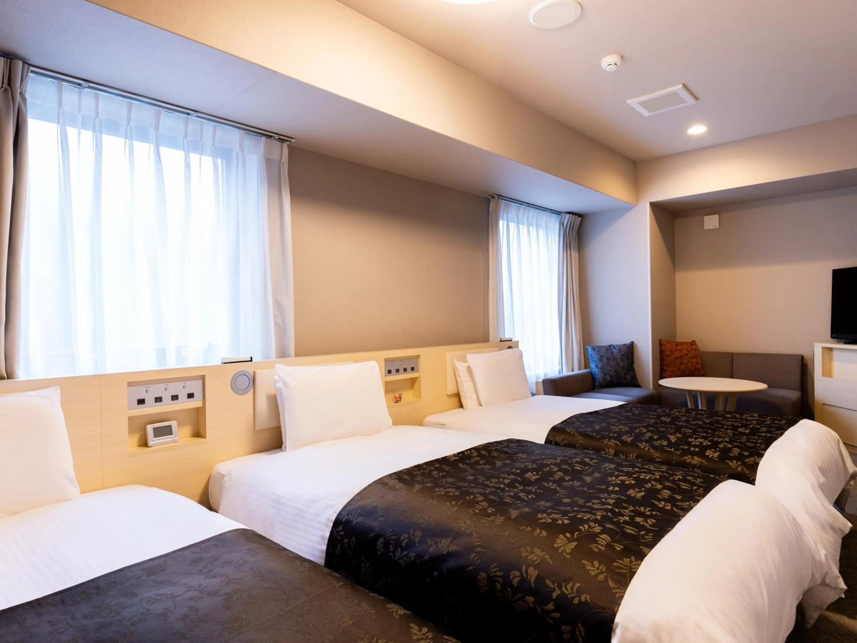 Photo of the whole room, Bed in APA Hotel Shin Osaka Ekimae Tower