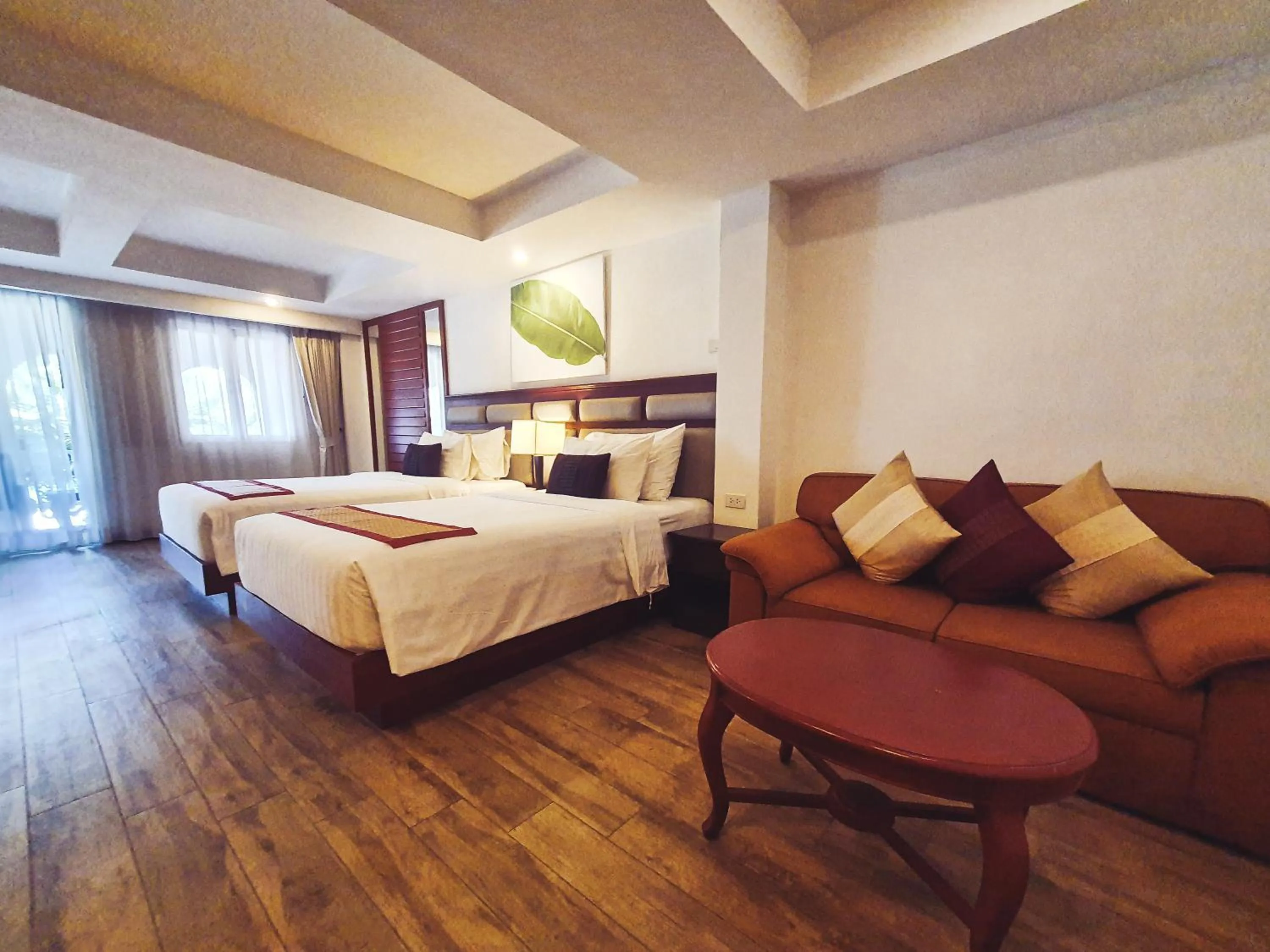 Deluxe Twin Room with Sea View in Sea Pearl Beach Resort