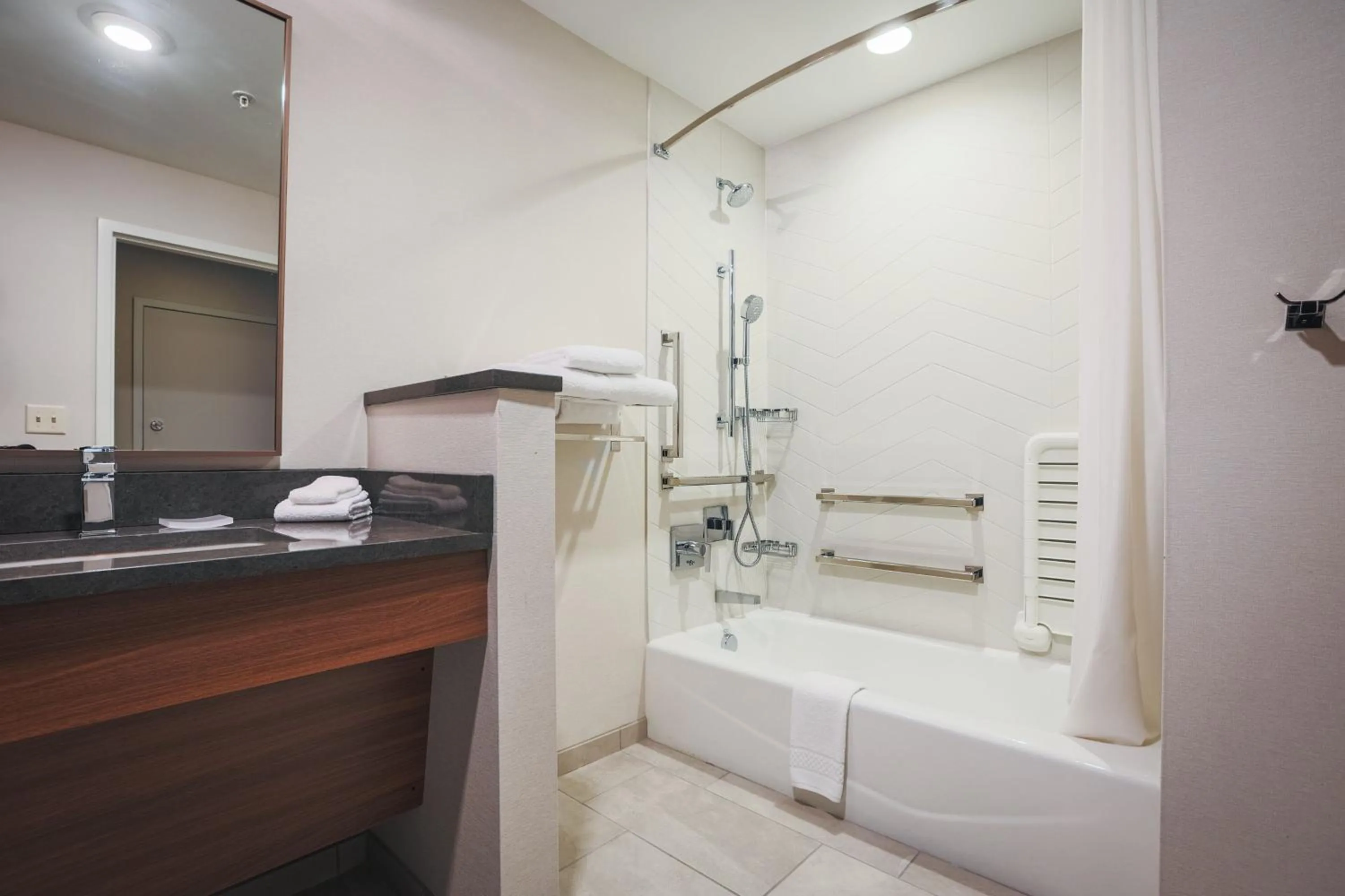 Bathroom in Fairfield Inn & Suites Marquette