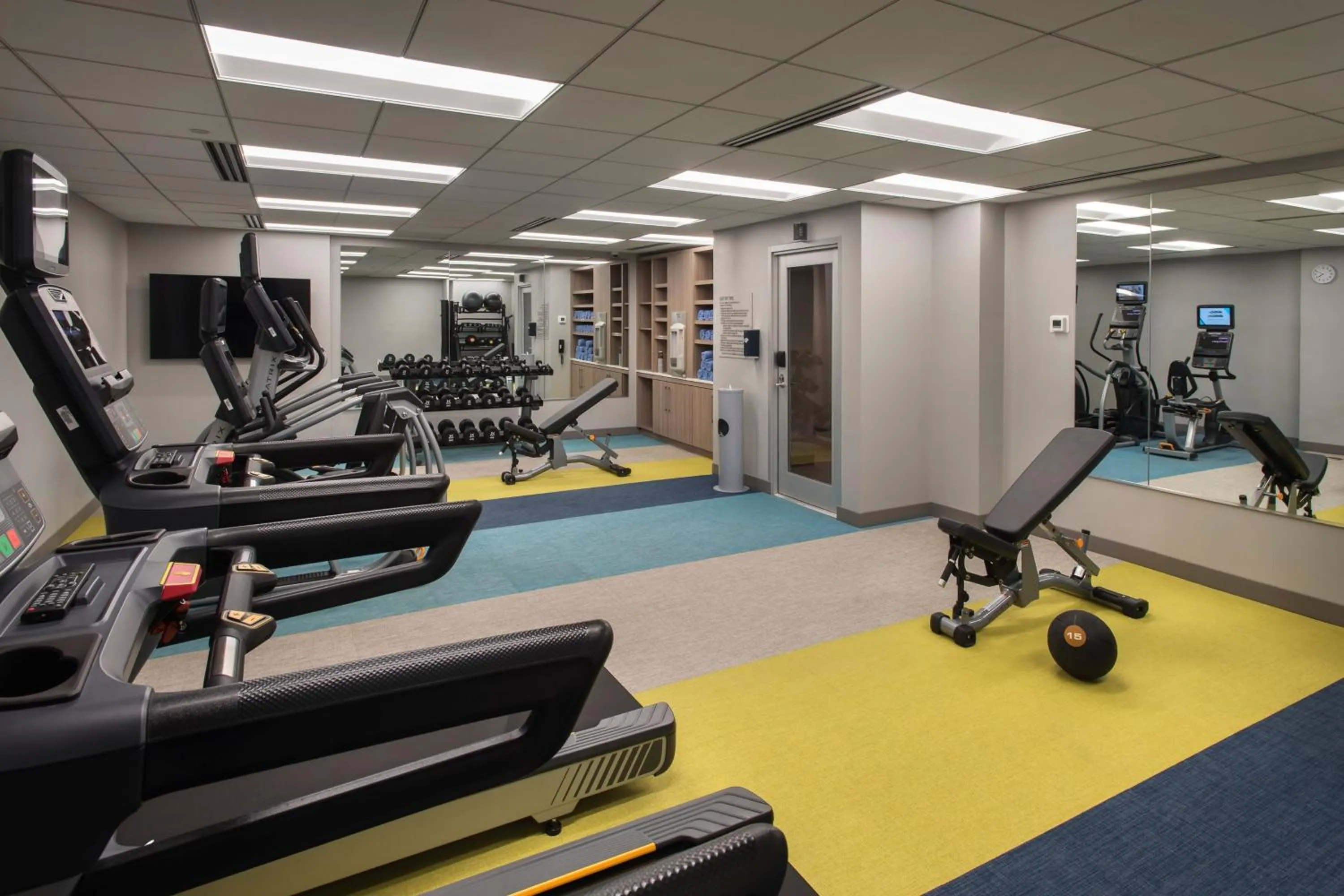 Fitness centre/facilities in TownePlace Suites by Marriott New York Brooklyn