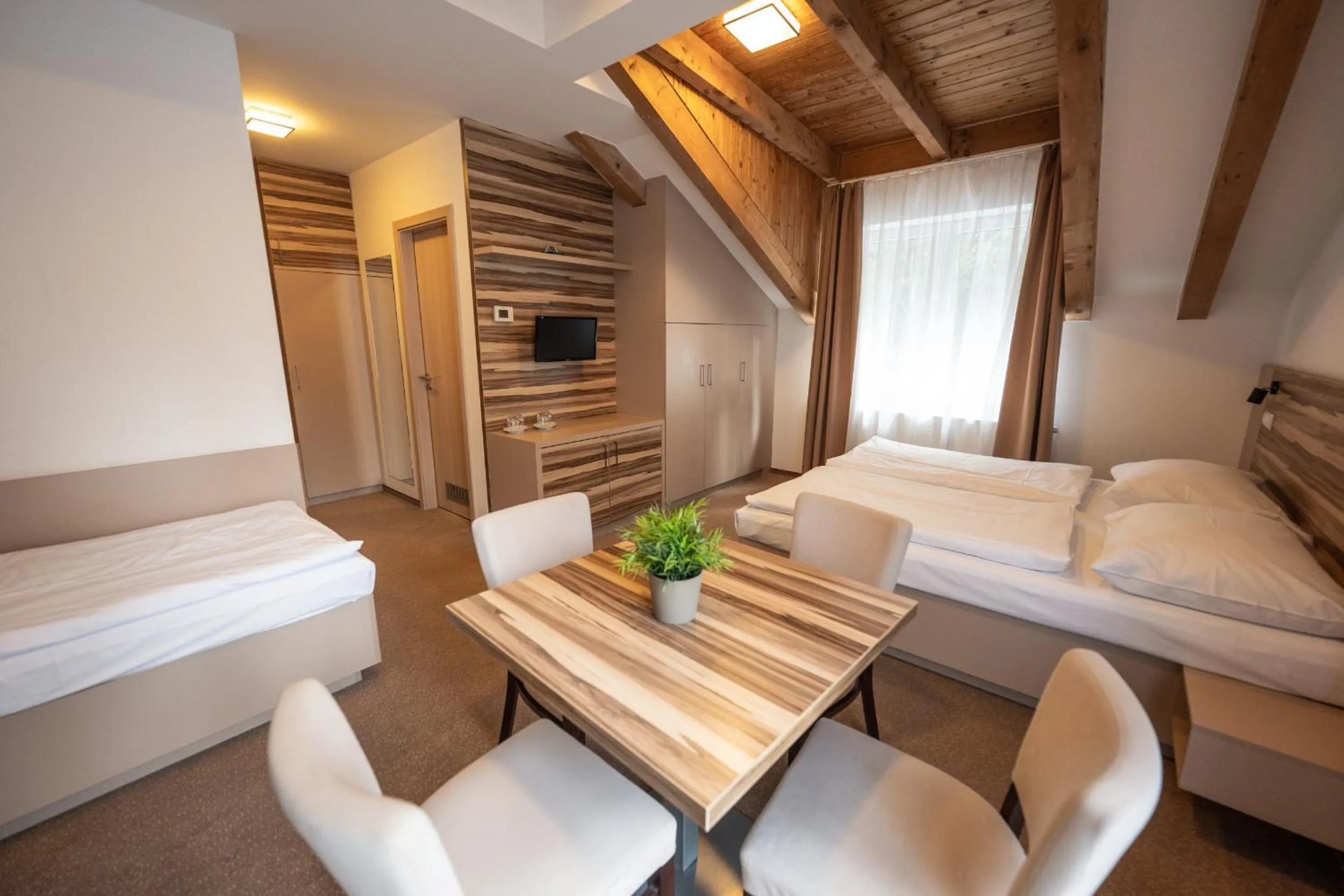 Photo of the whole room in Hotel Monínec