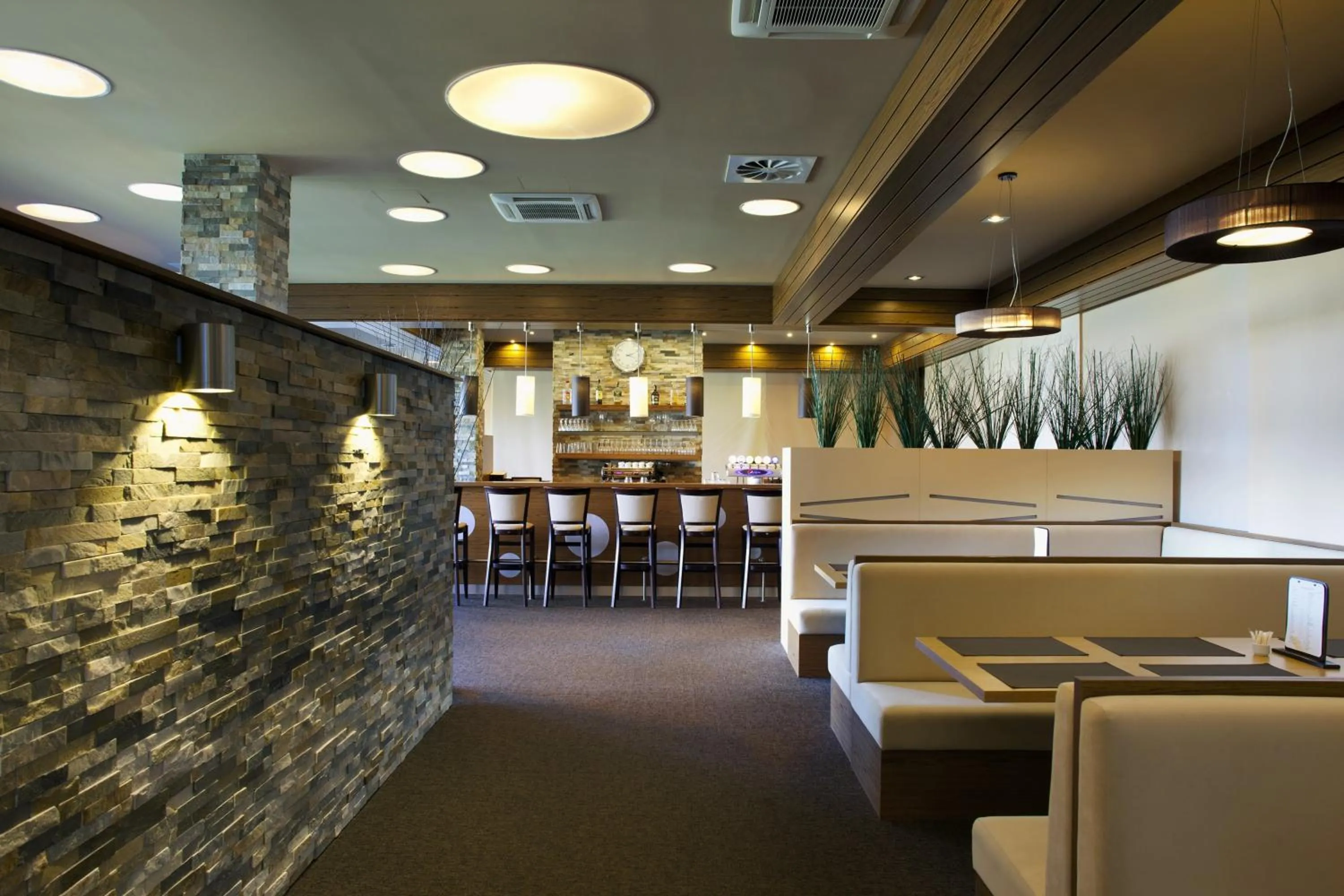 Restaurant/places to eat in Hotel Monínec