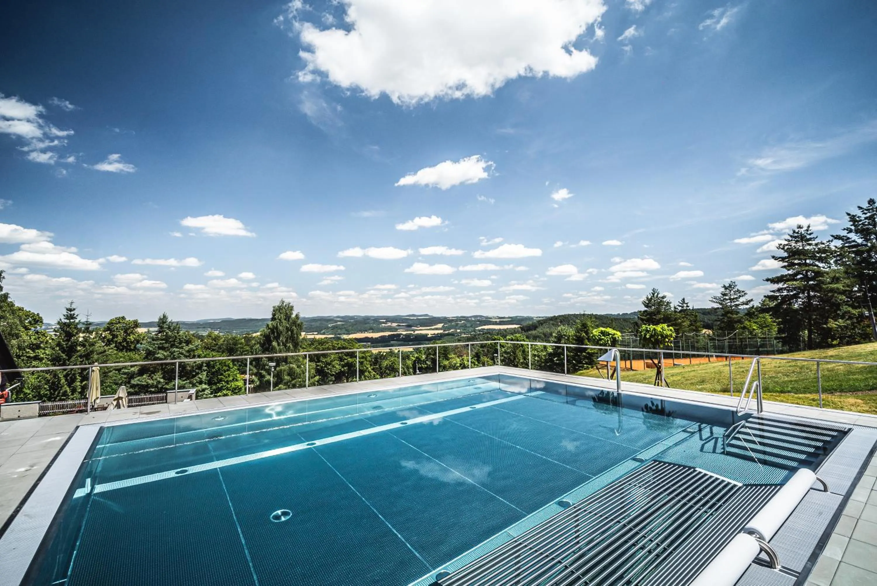 Swimming pool in Hotel Monínec