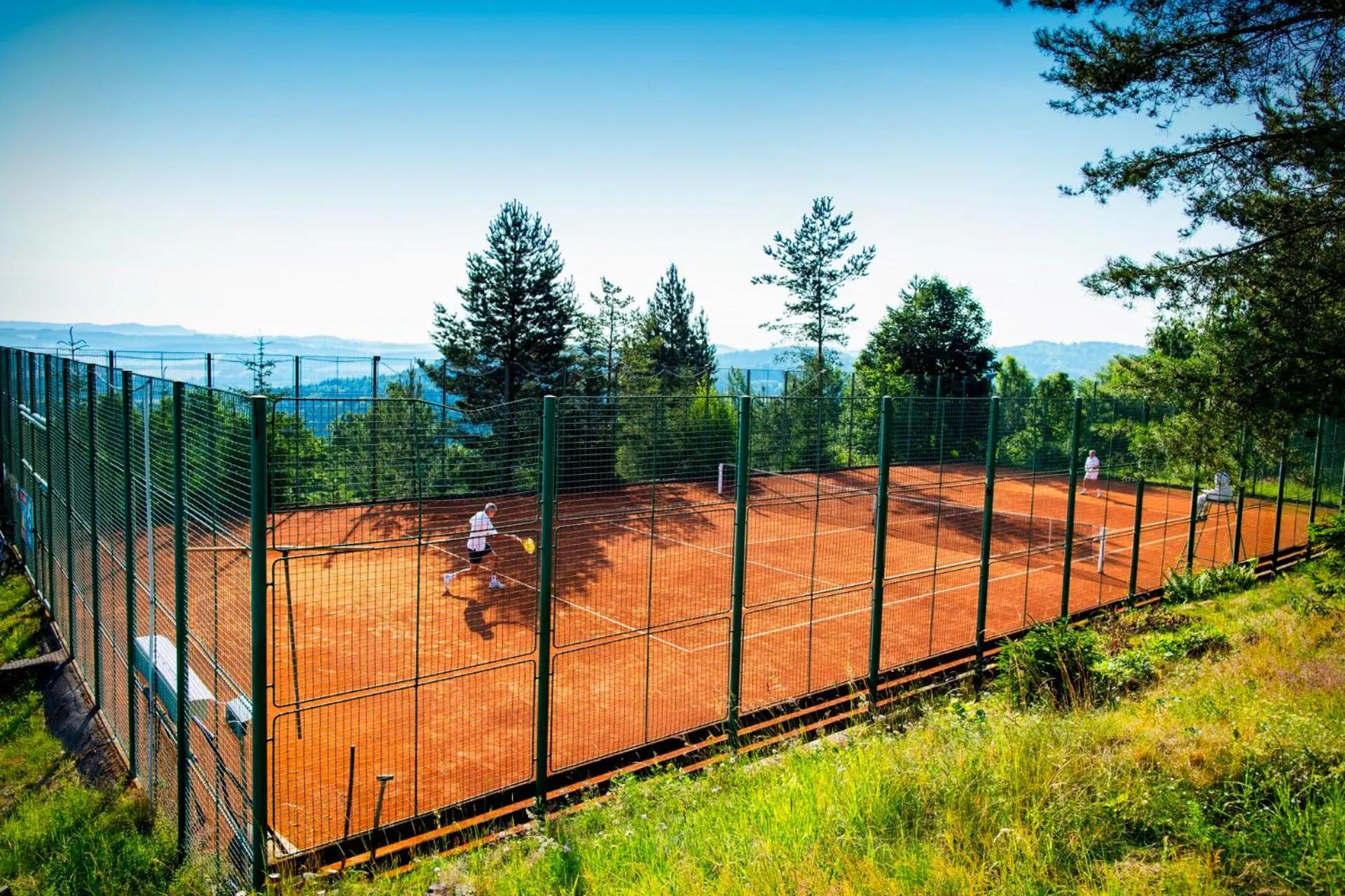 Tennis court in Hotel Monínec