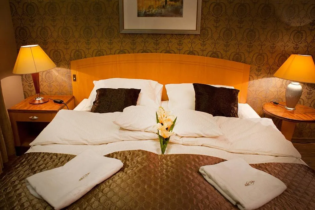 Bed in Hotel MCM Plus