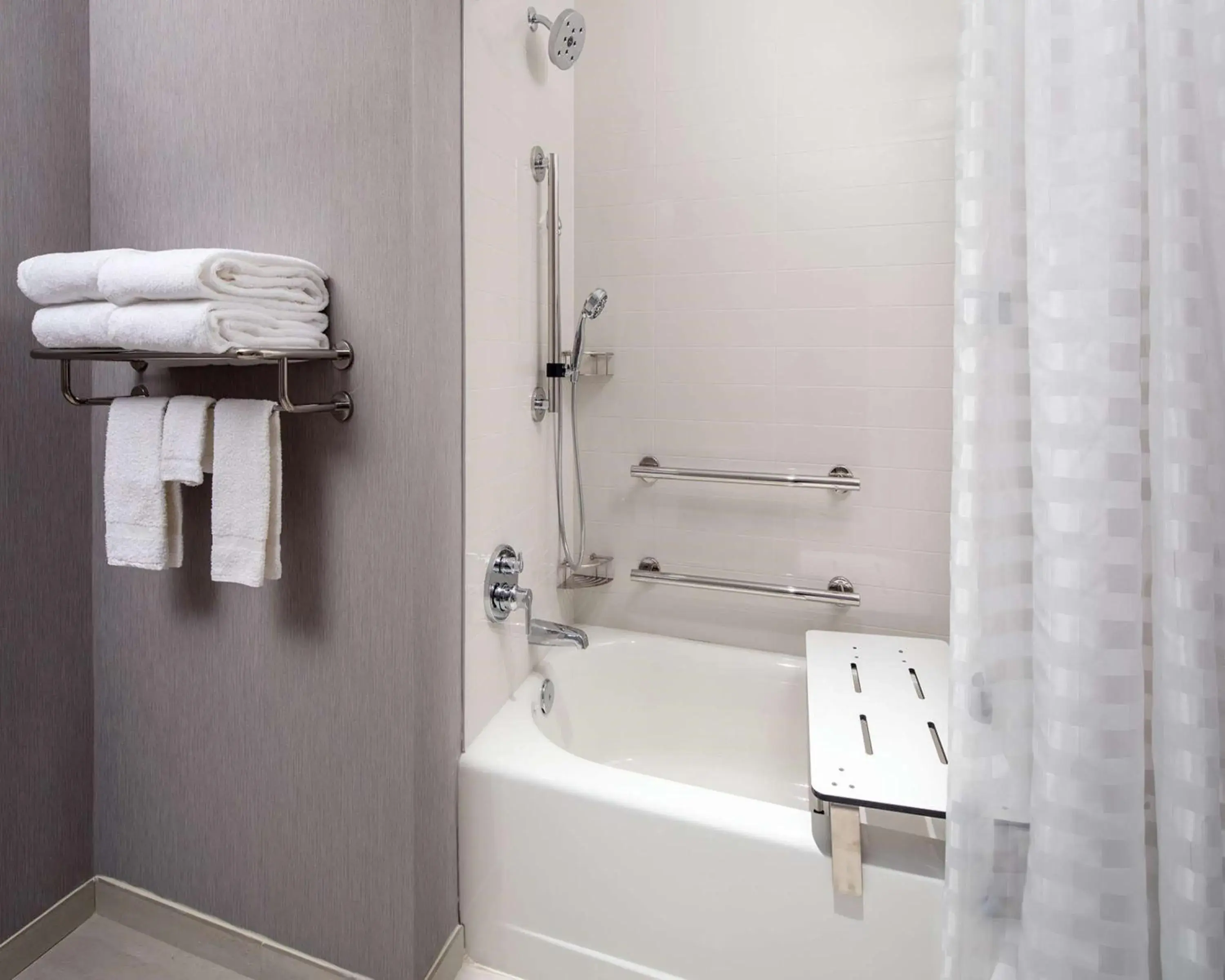 Bathroom in Hyatt Place Harrisonburg Bathroom in Hyatt Place Harrisonburg