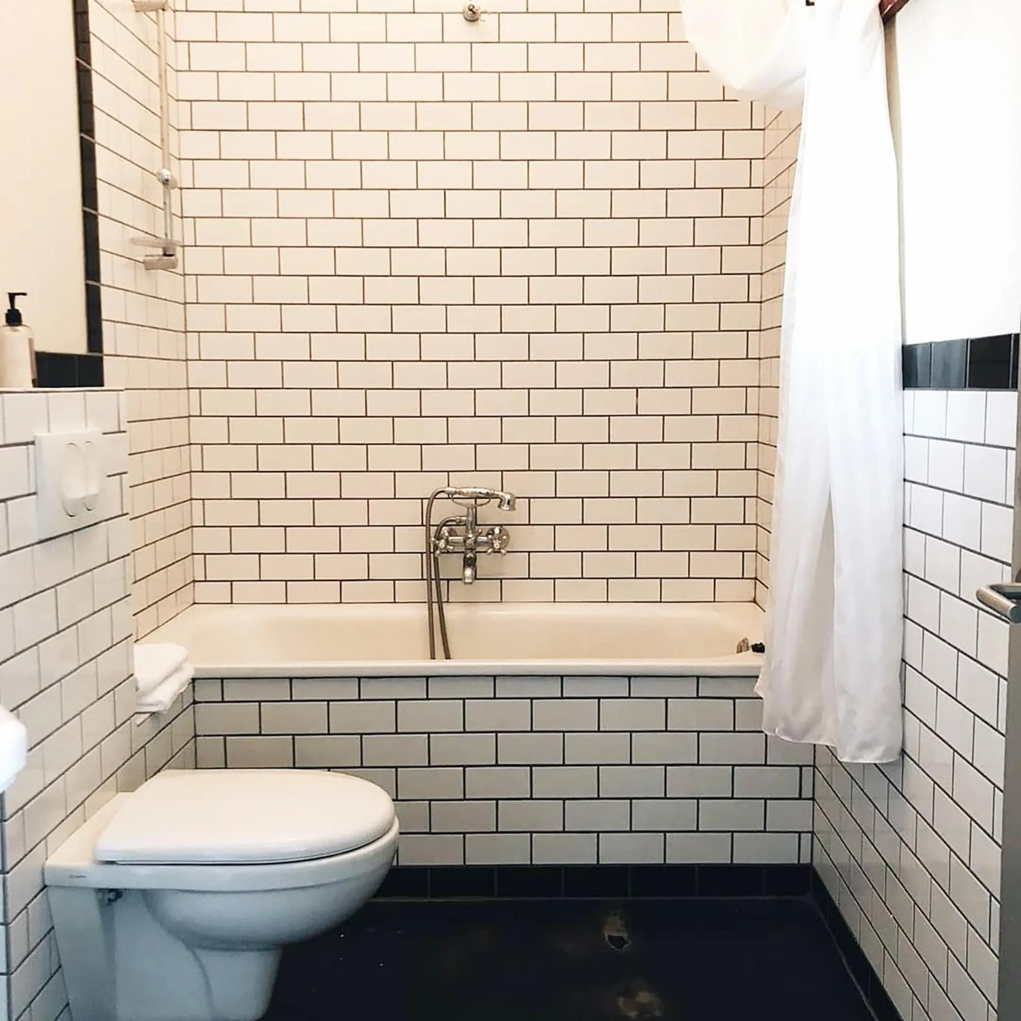 Bathroom in KEX Hostel and Hotel