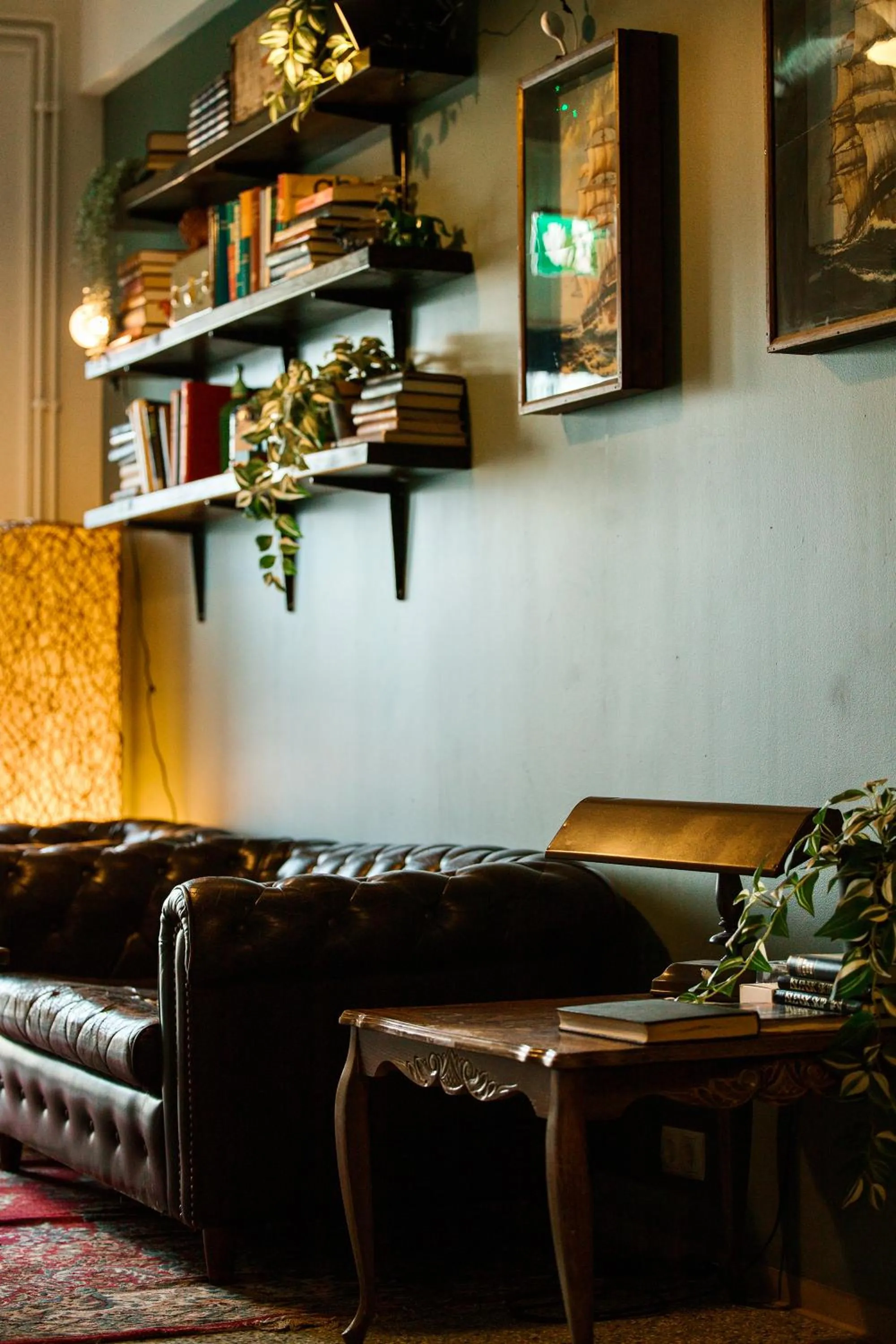 Seating area in KEX Hostel and Hotel