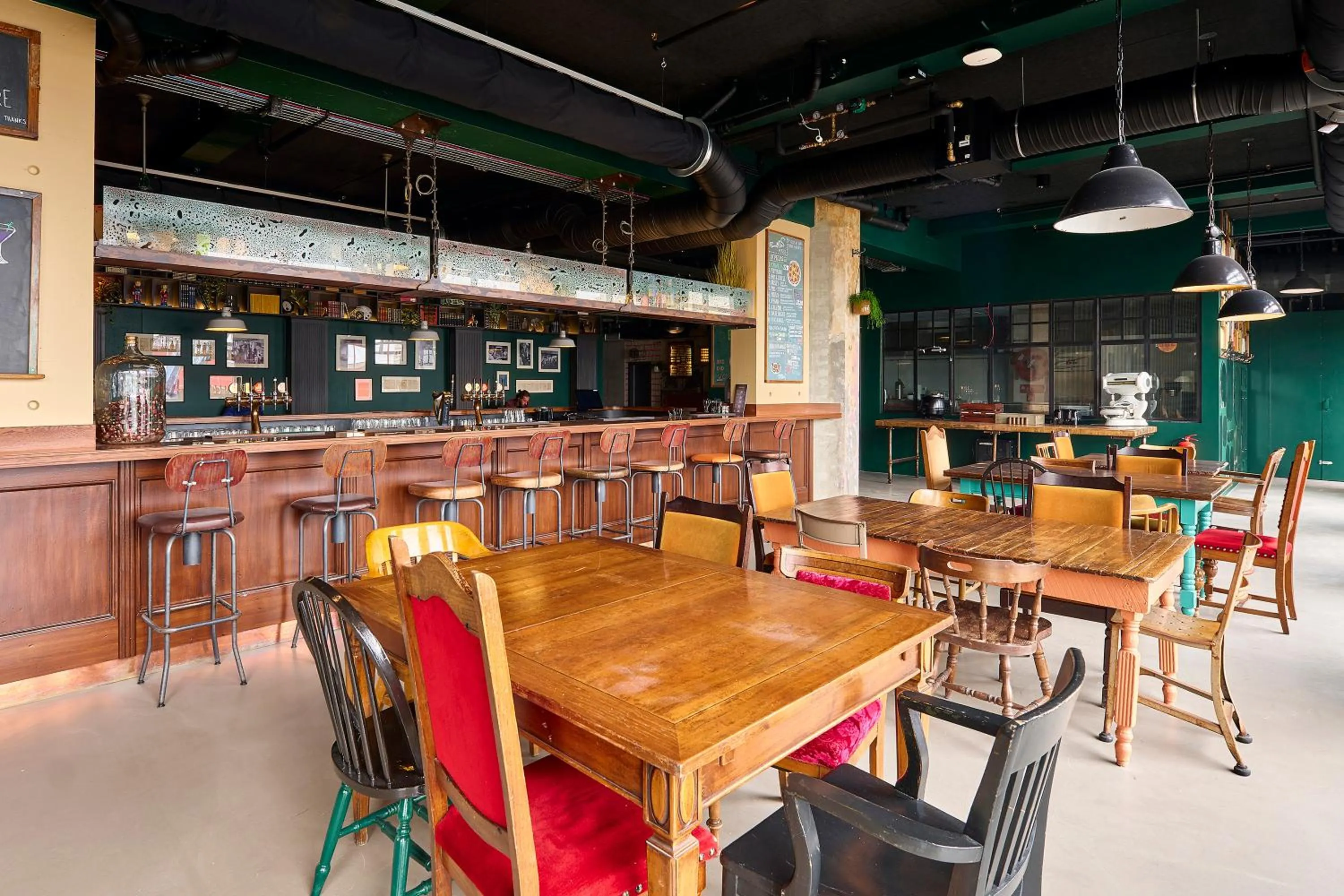 Restaurant/places to eat in KEX Hostel and Hotel