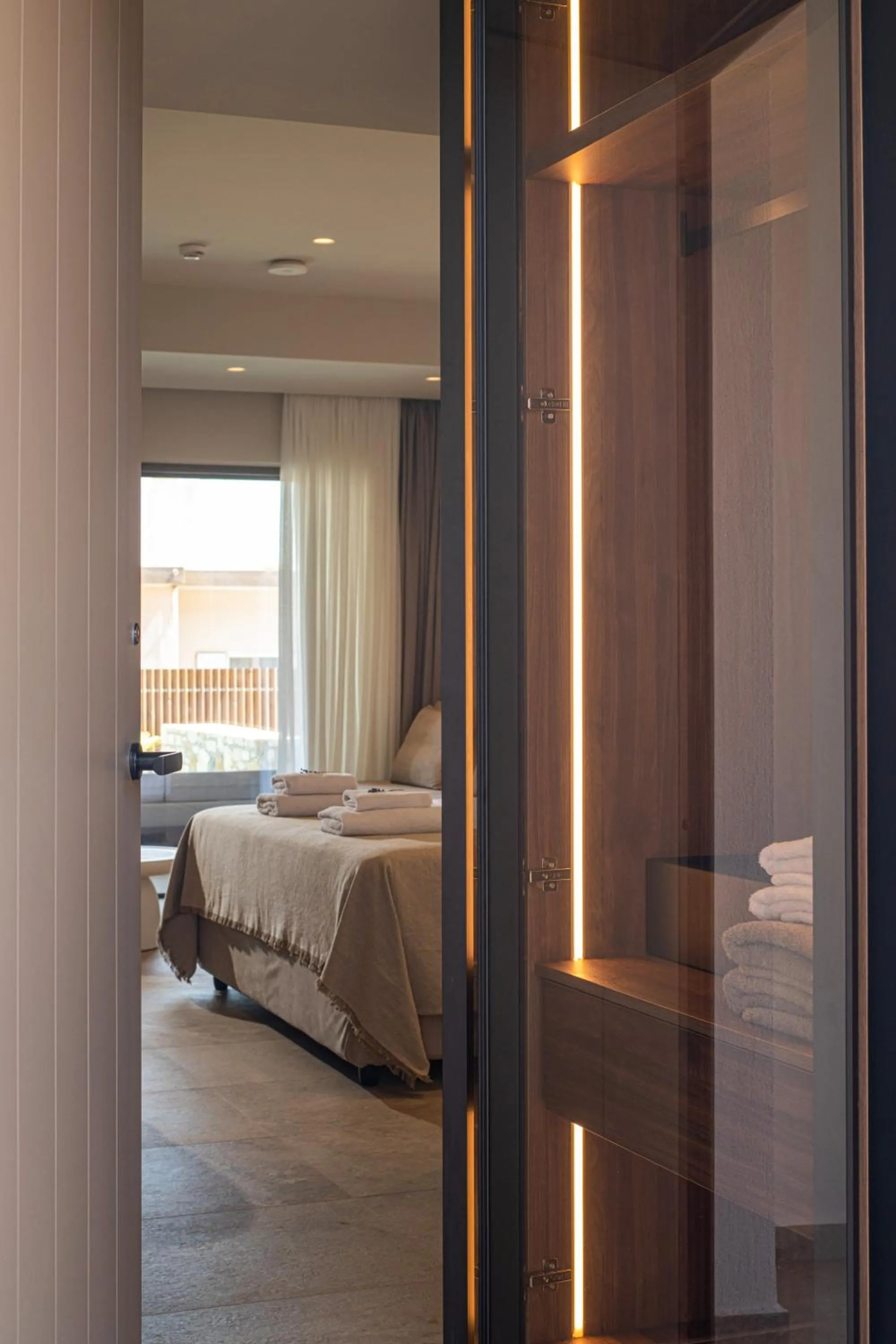 Photo of the whole room, Bed in Elèa Concept Hotel & Suites