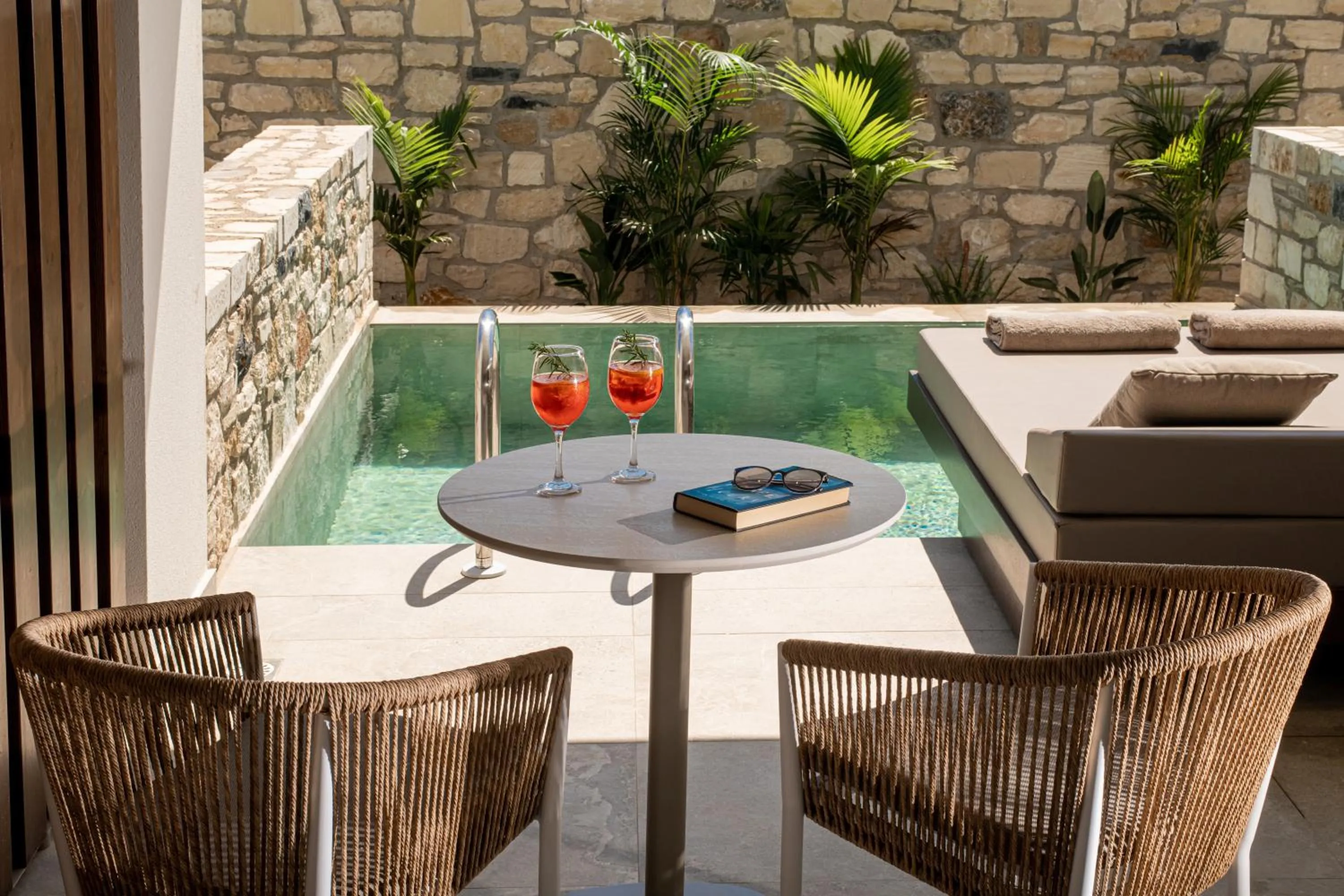 Swimming pool in Elèa Concept Hotel & Suites