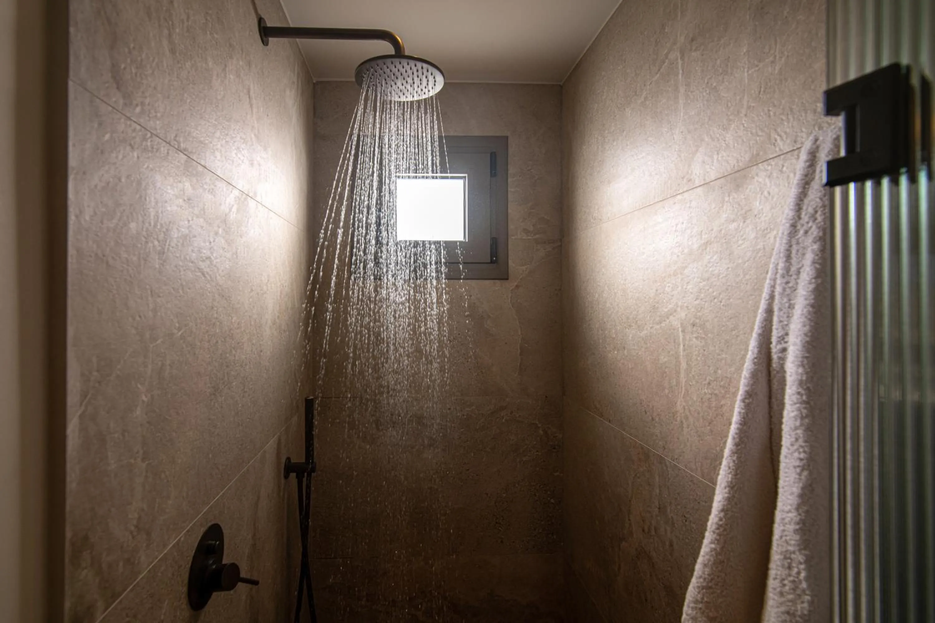 Shower in Elèa Concept Hotel & Suites