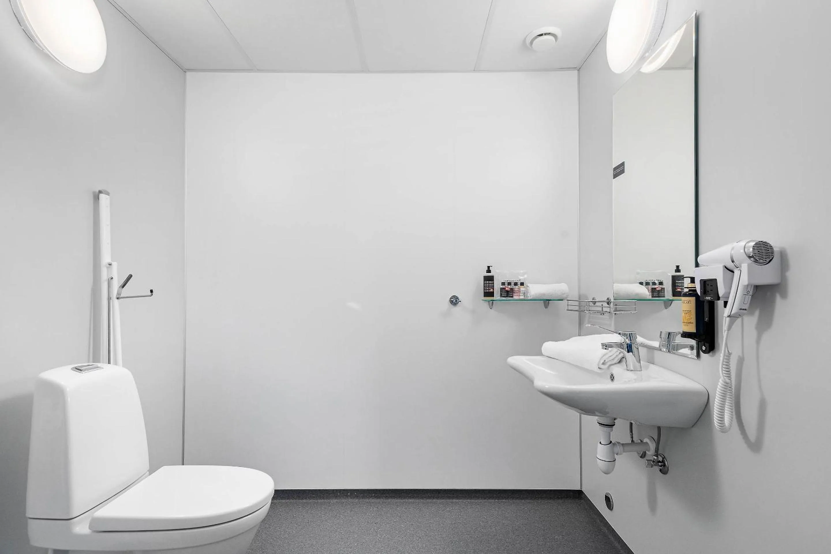 Shower in Aiden by Best Western Trondheim Airport