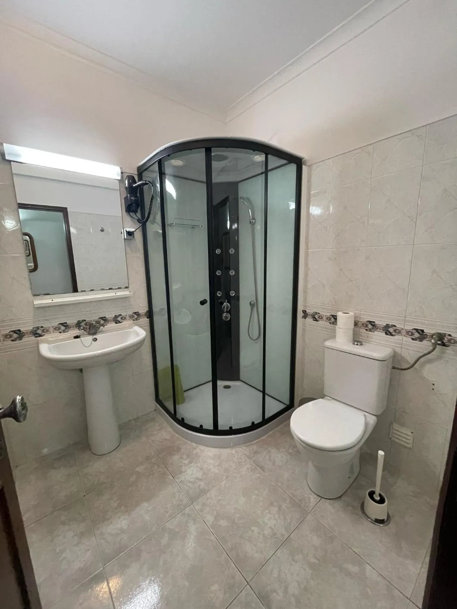 Bathroom in cantinho do mar