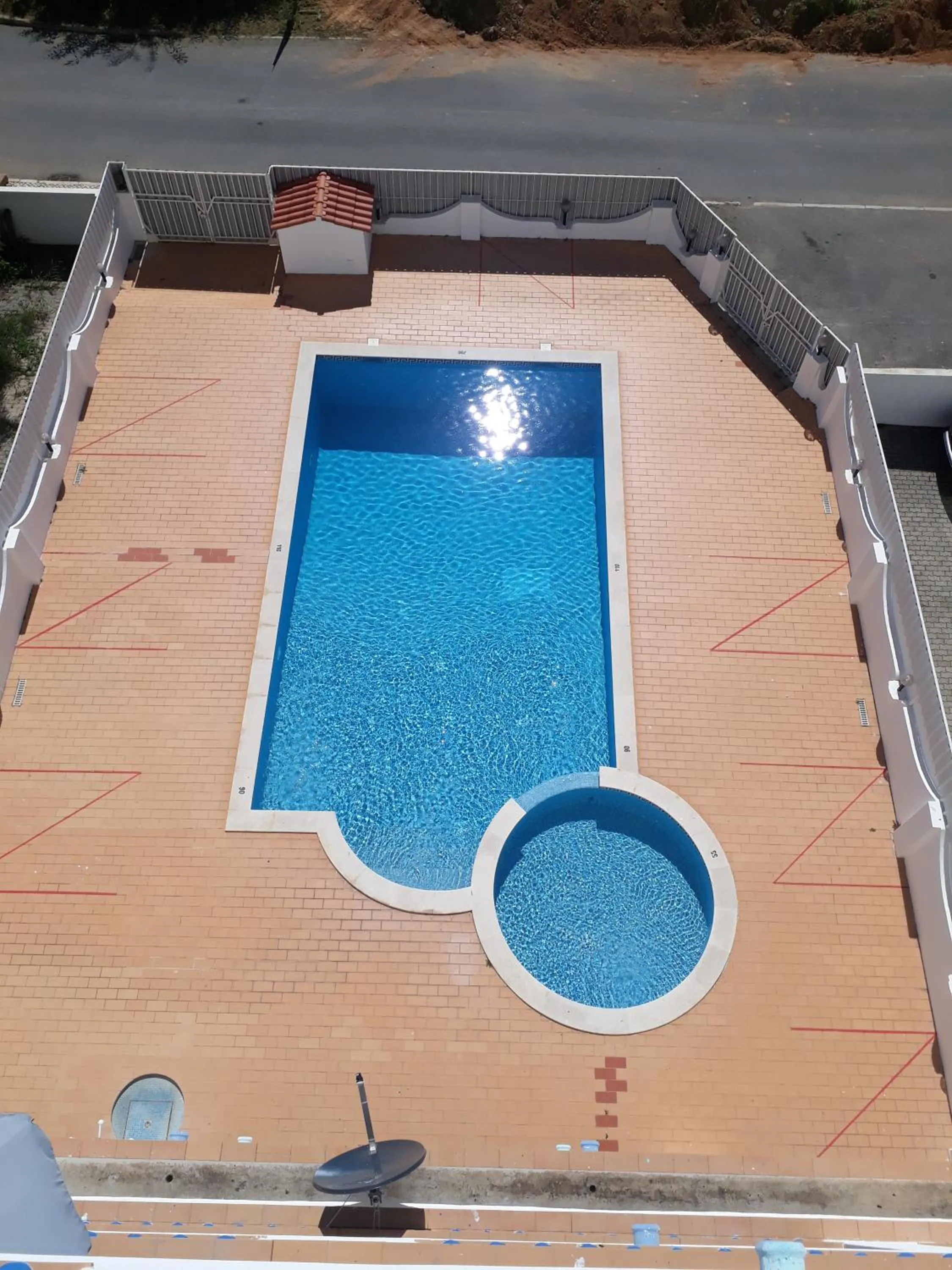 Swimming pool in cantinho do mar