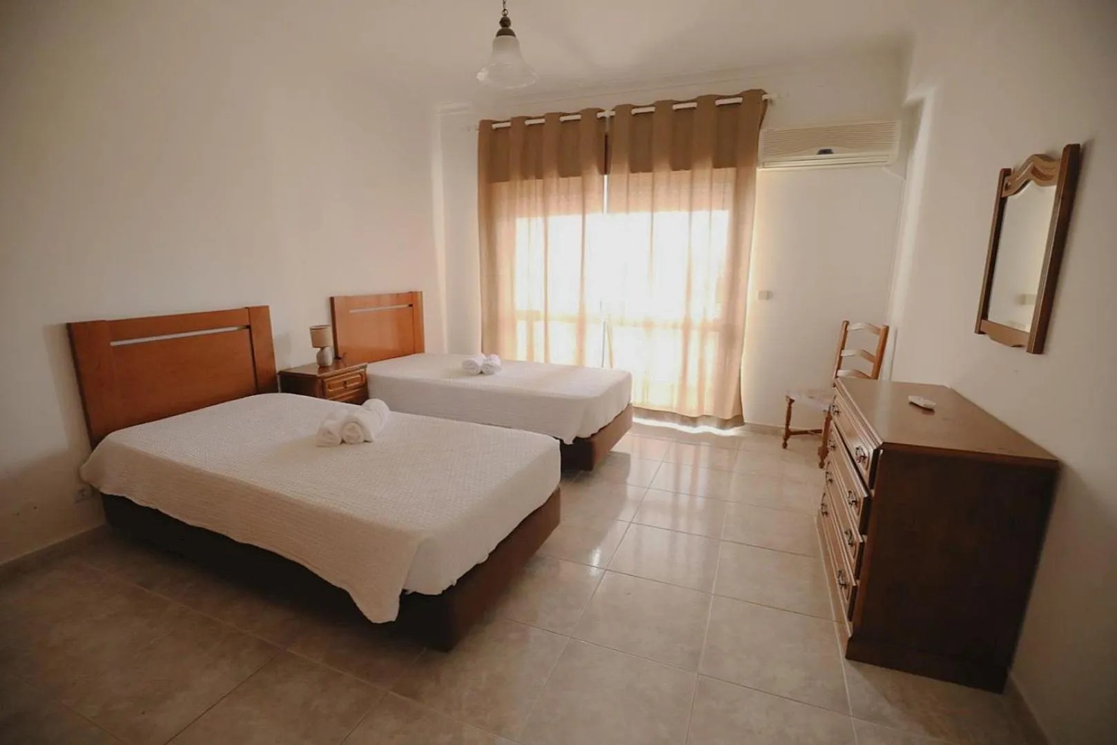 Bedroom, Bed in cantinho do mar